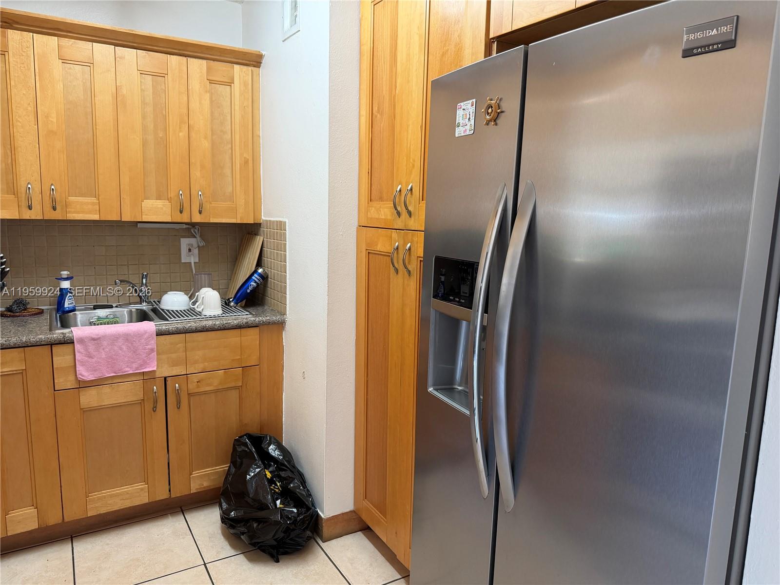 575 W 69th St #205 Hialeah, FL 33014