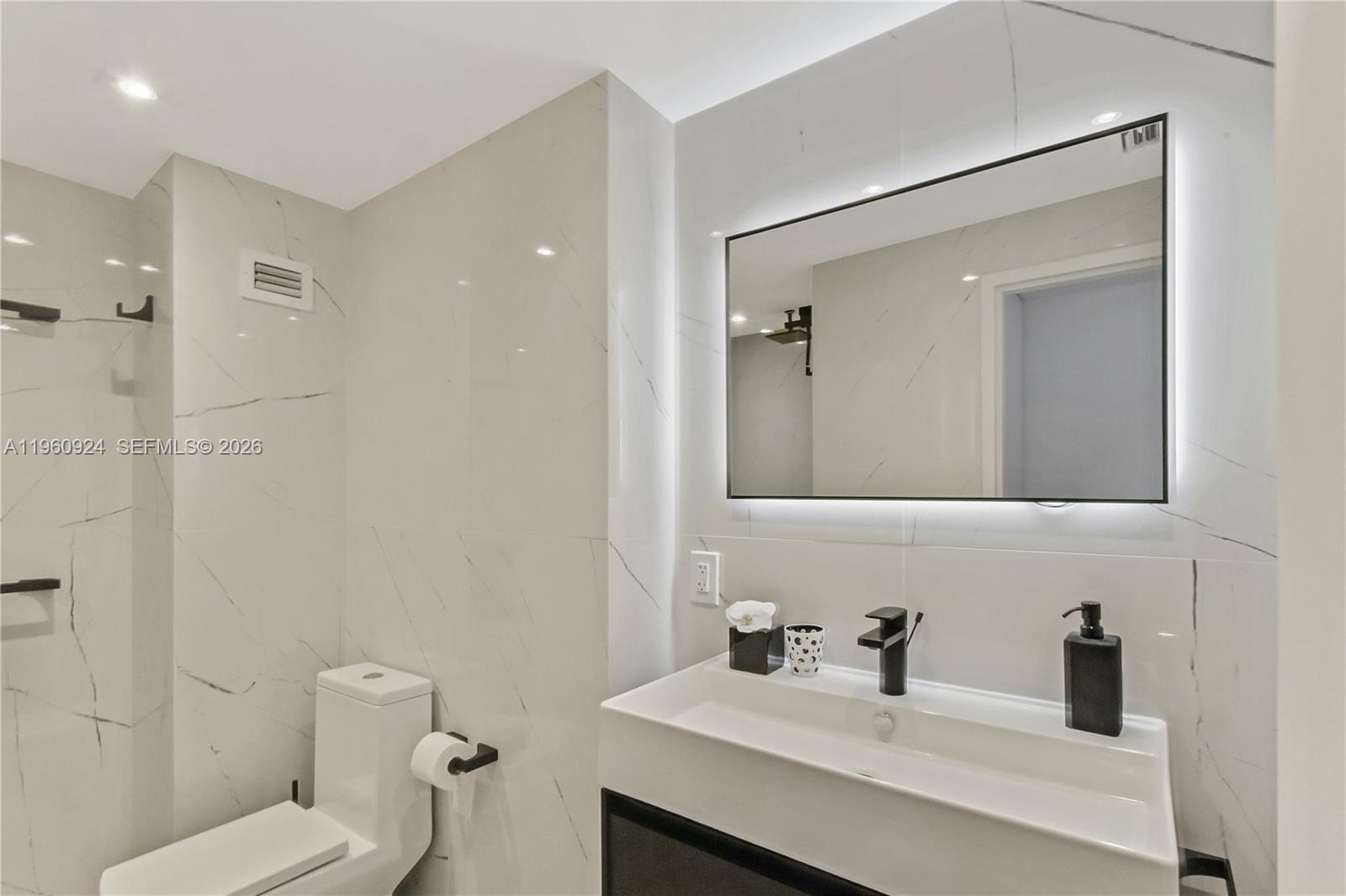 800 West Ave #421 Miami Beach, FL 33139