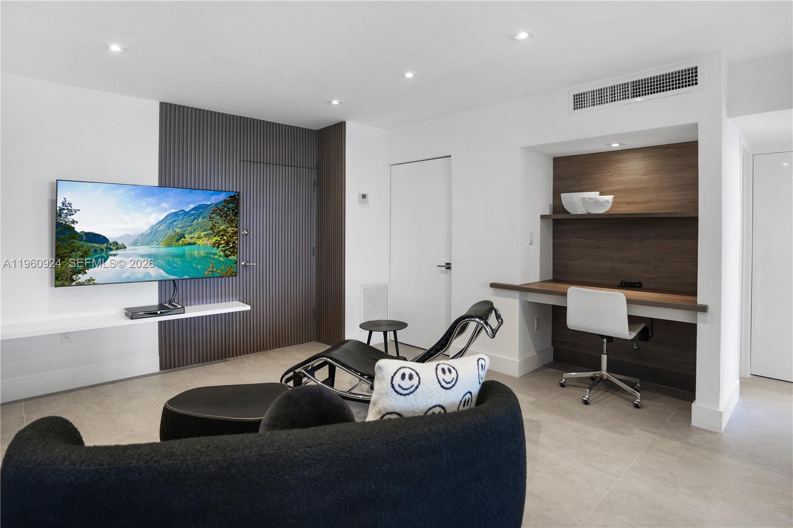 800 West Ave #421 Miami Beach, FL 33139