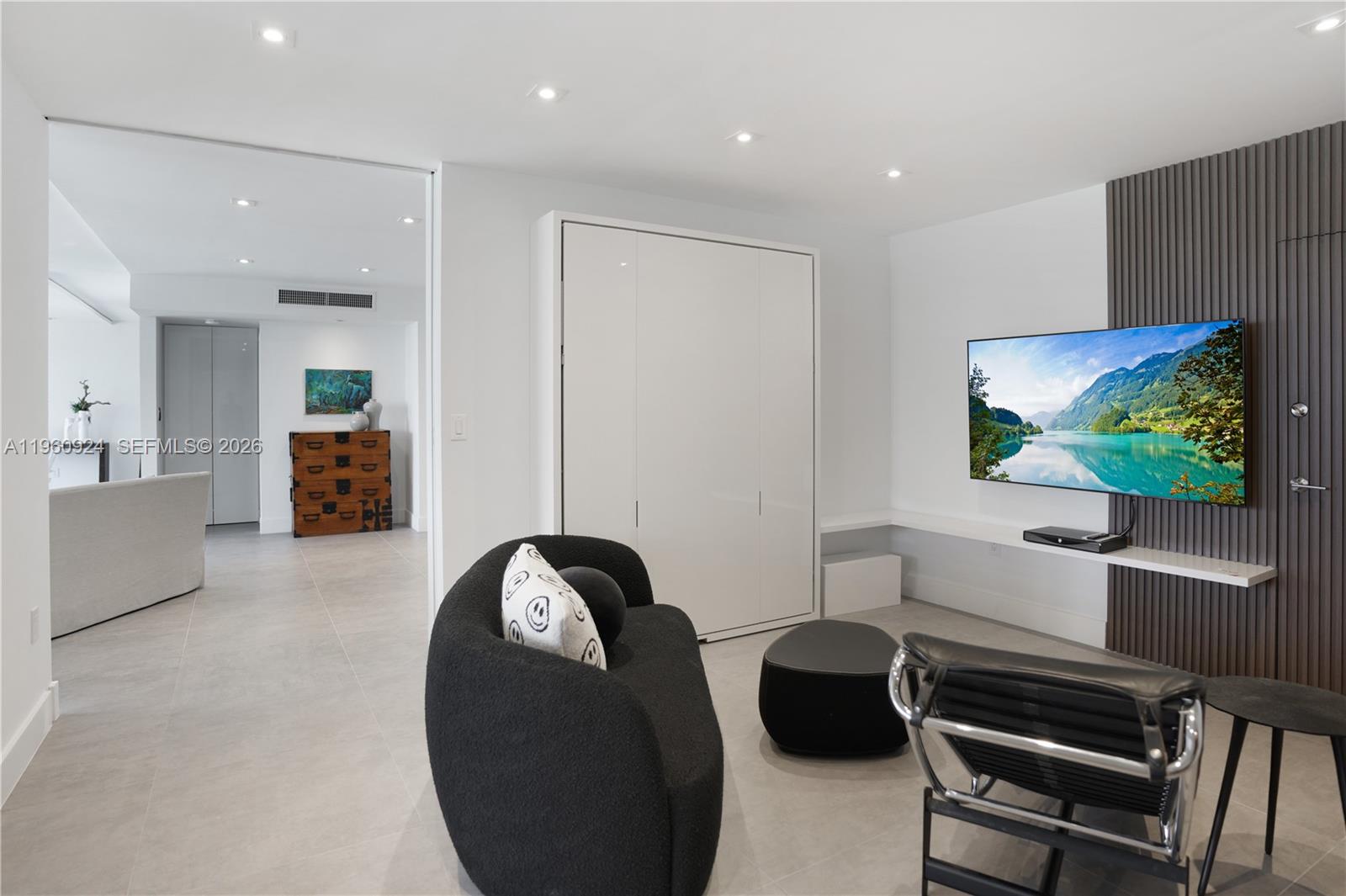 800 West Ave #421 Miami Beach, FL 33139