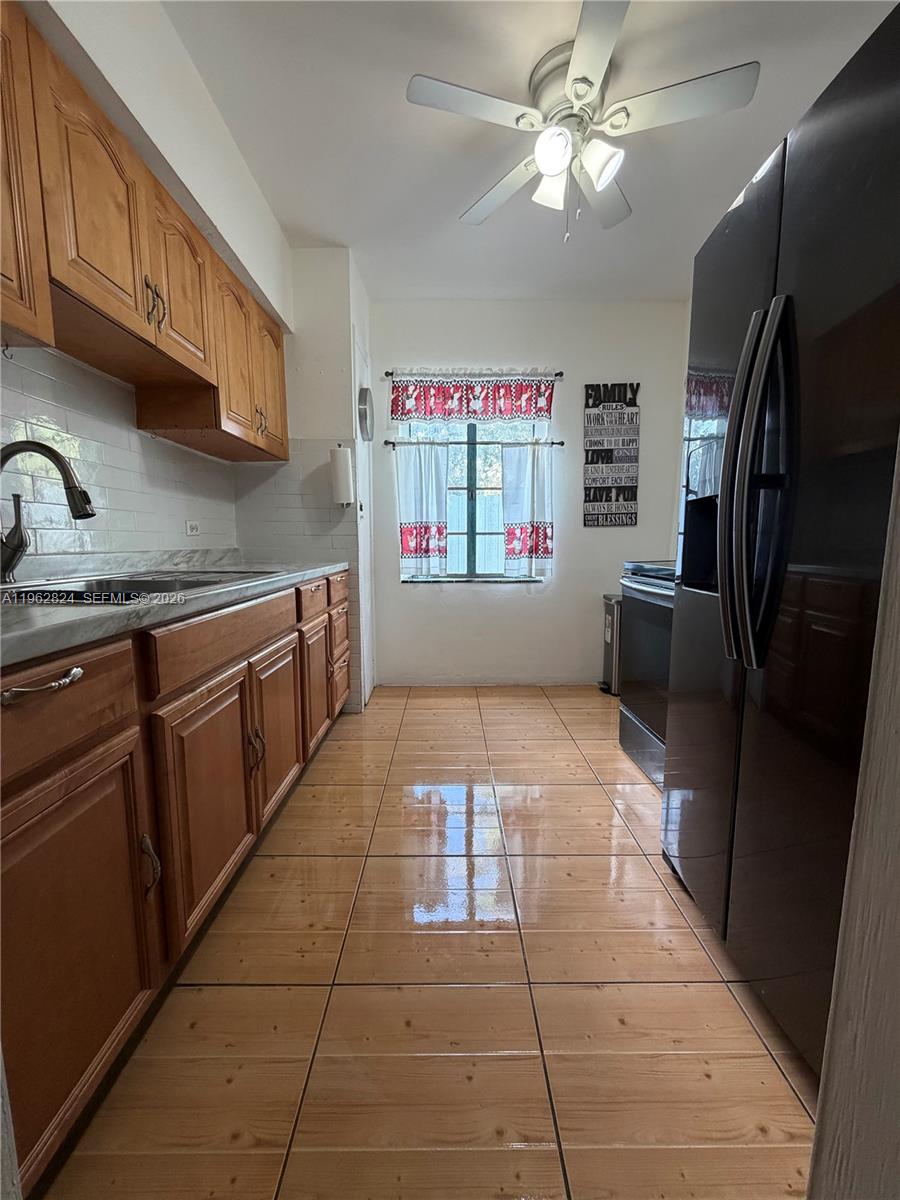 2460 NW 33rd St Miami, FL 33142