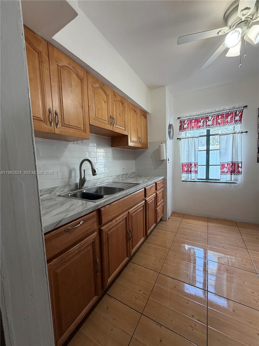 2460 NW 33rd St Miami, FL 33142