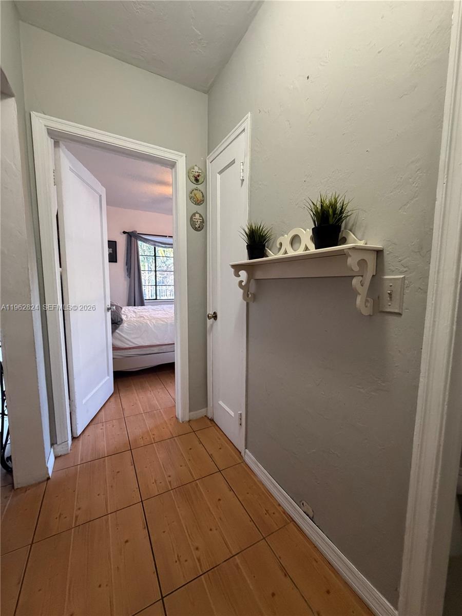 2460 NW 33rd St Miami, FL 33142