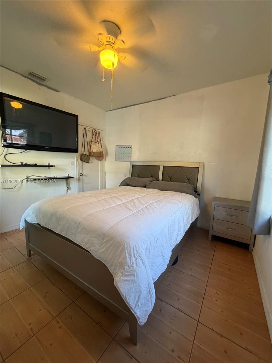 2460 NW 33rd St Miami, FL 33142