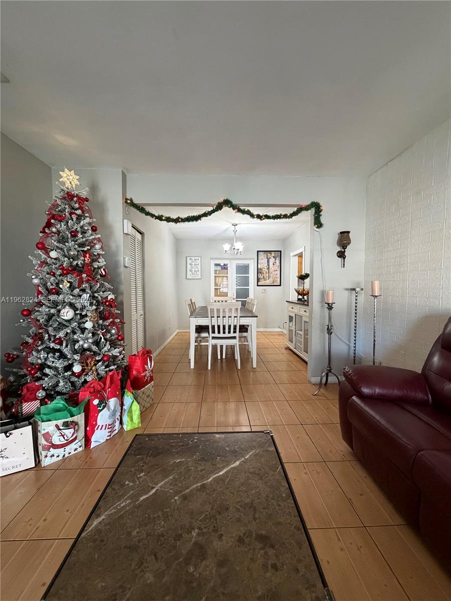 2460 NW 33rd St Miami, FL 33142