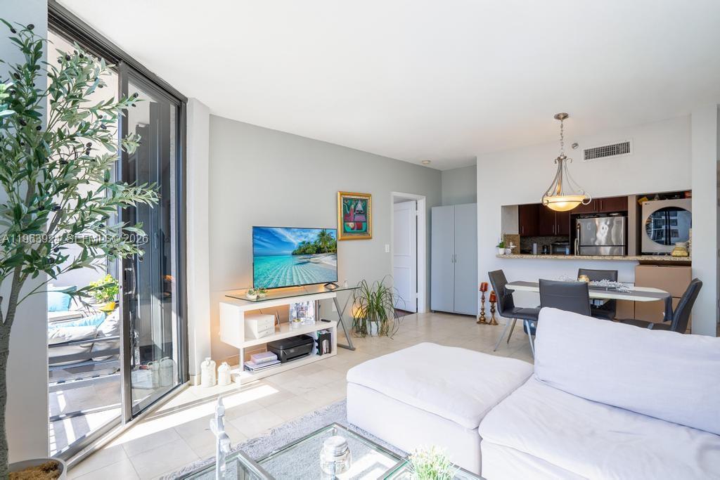 540 Brickell Key Dr #1619