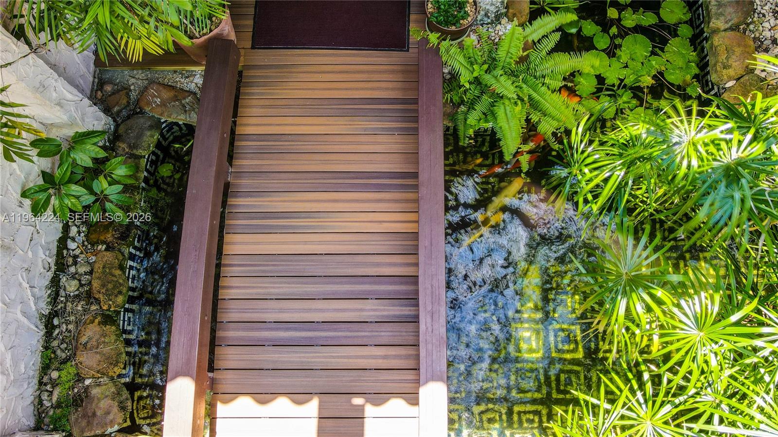 913 Diplomat Pkwy Hallandale Beach, FL 33009