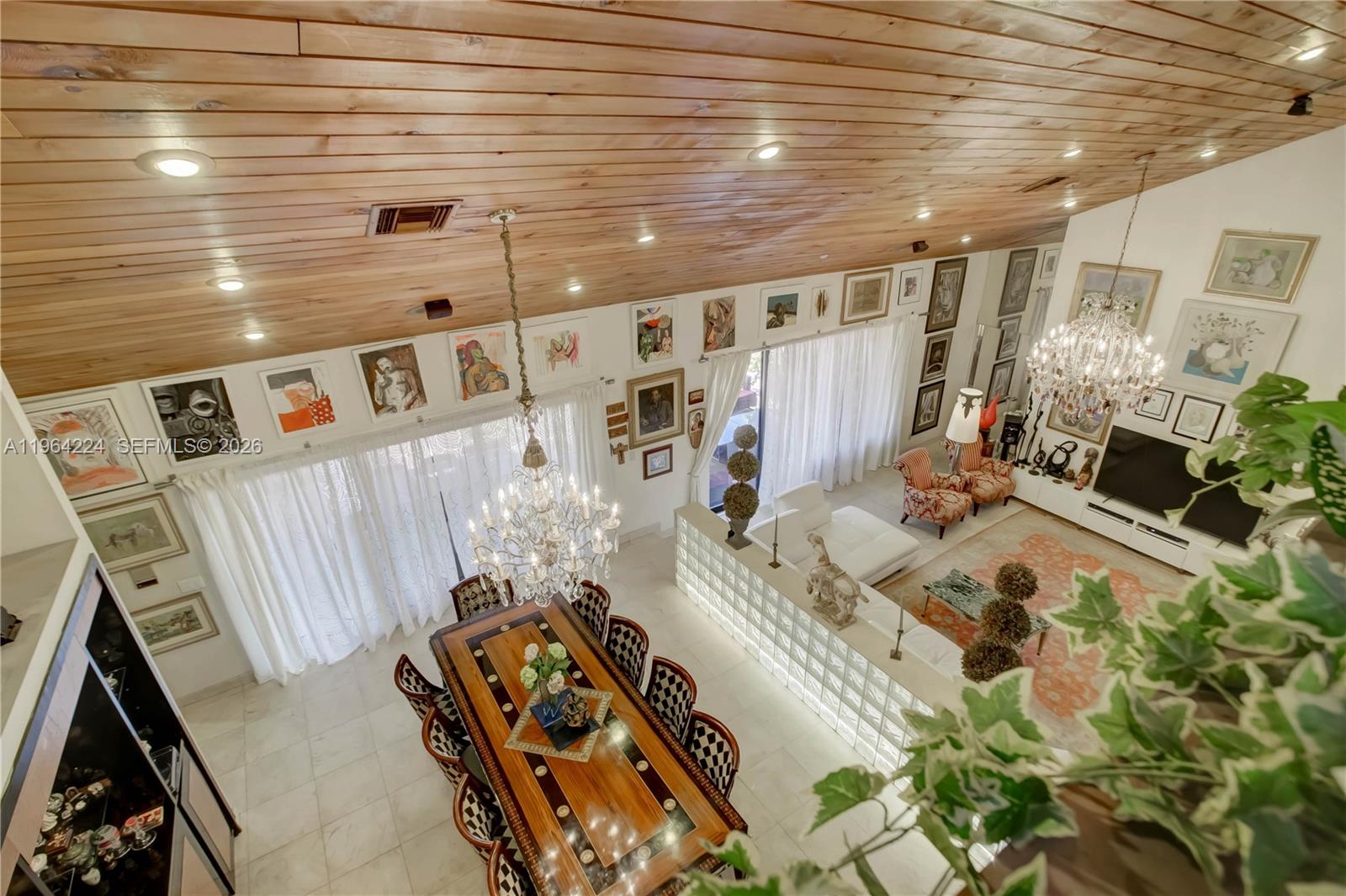 913 Diplomat Pkwy Hallandale Beach, FL 33009