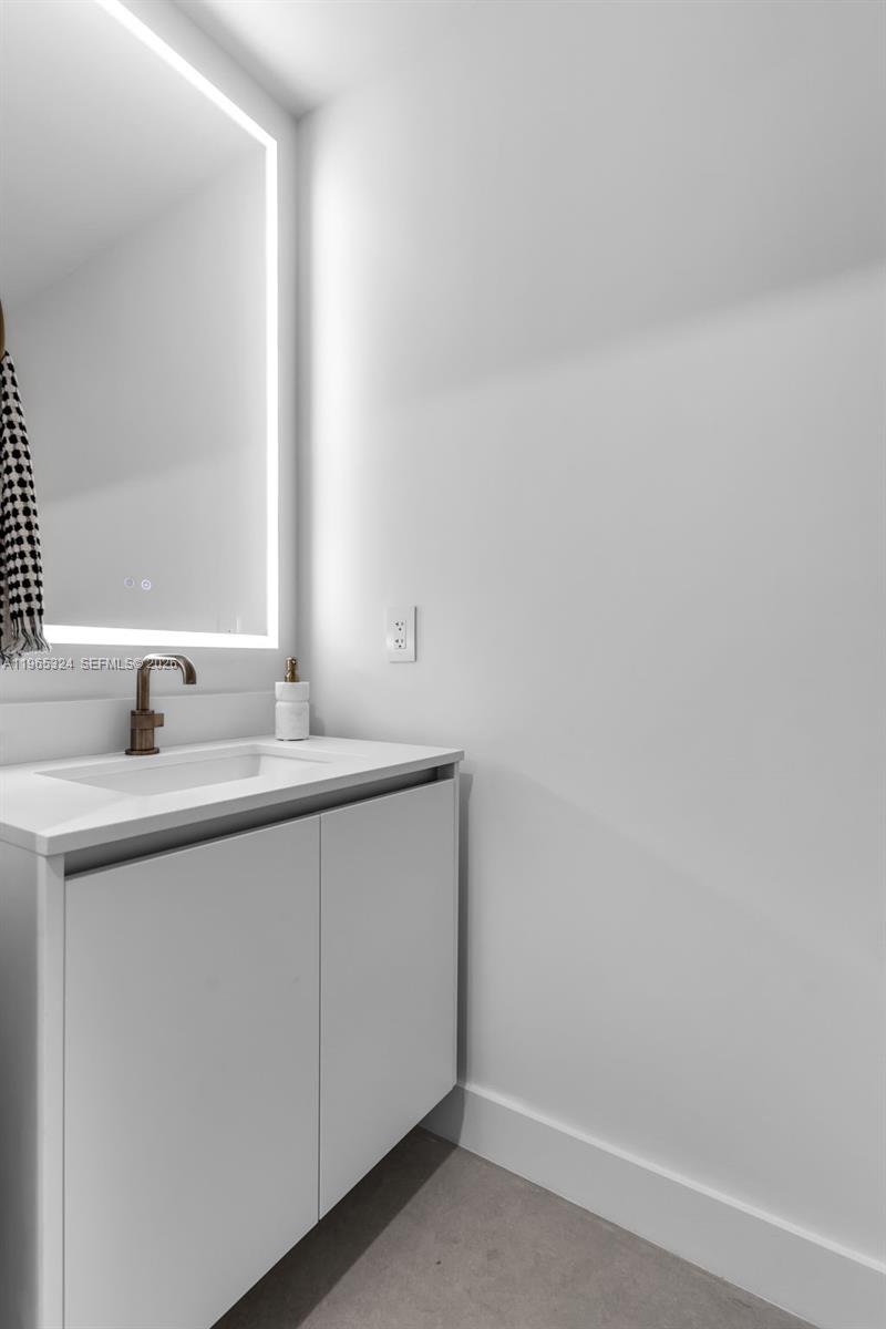 700 NE 24th St #1203 Miami, FL 33137