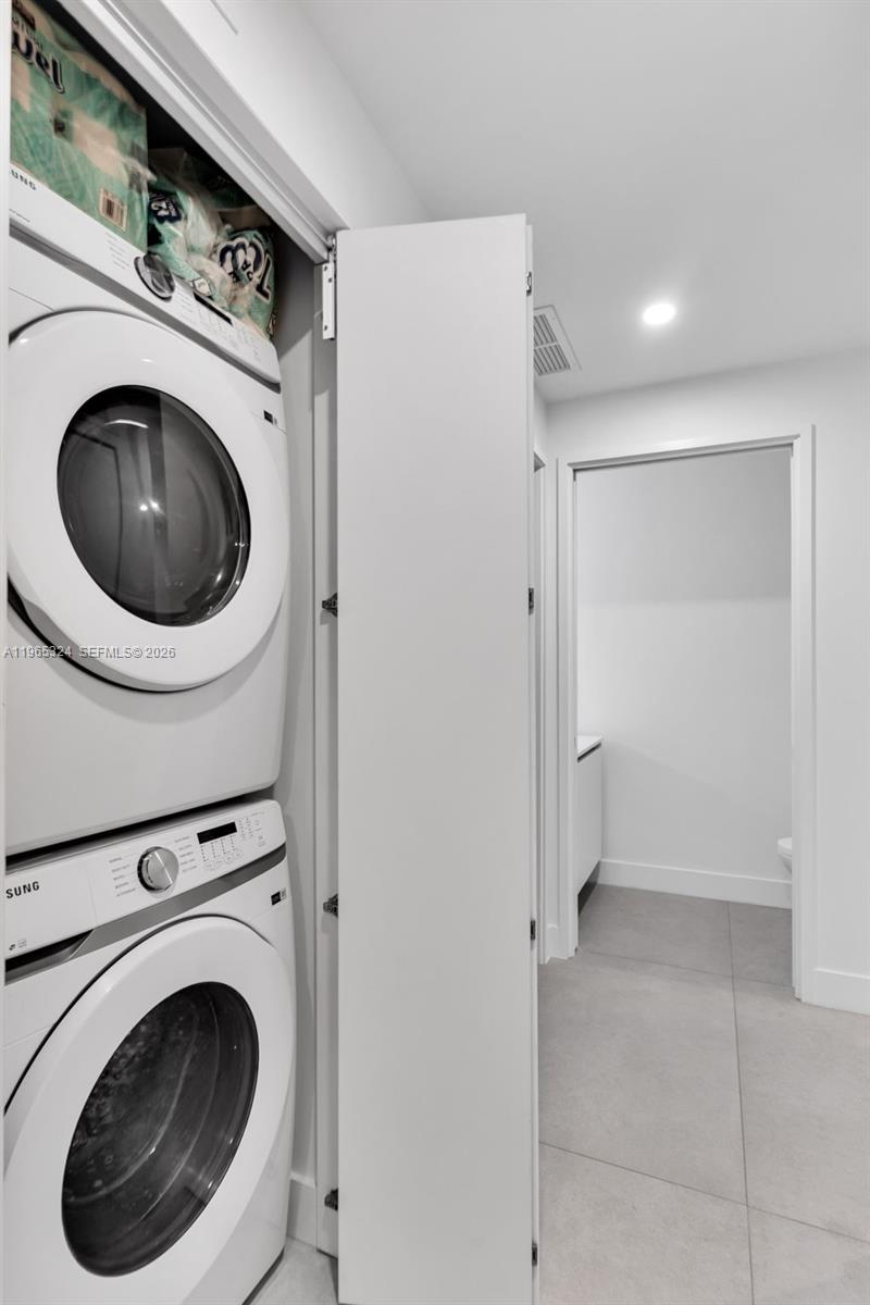 700 NE 24th St #1203 Miami, FL 33137