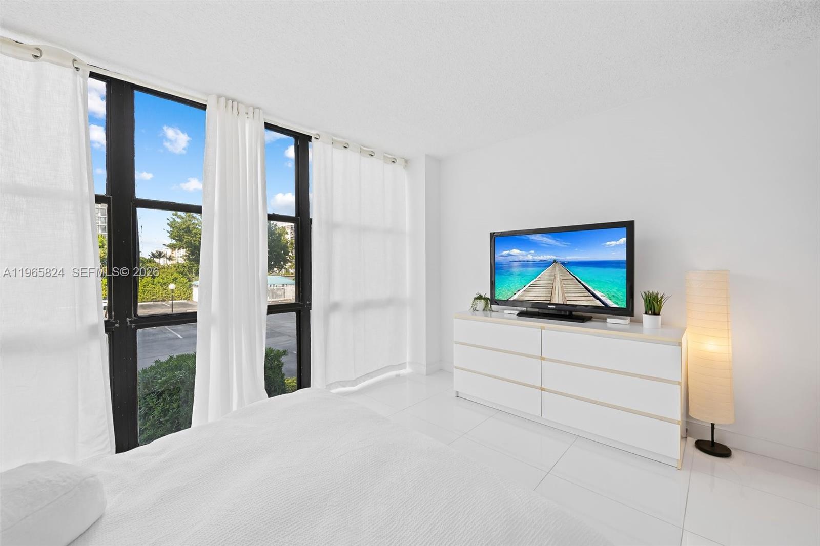 800 Parkview Dr #221 Hallandale Beach, FL 33009