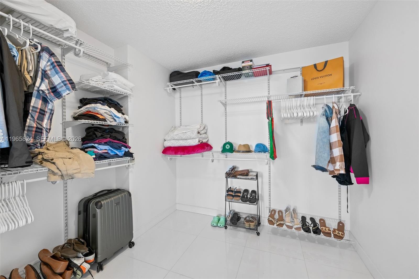 800 Parkview Dr #221 Hallandale Beach, FL 33009