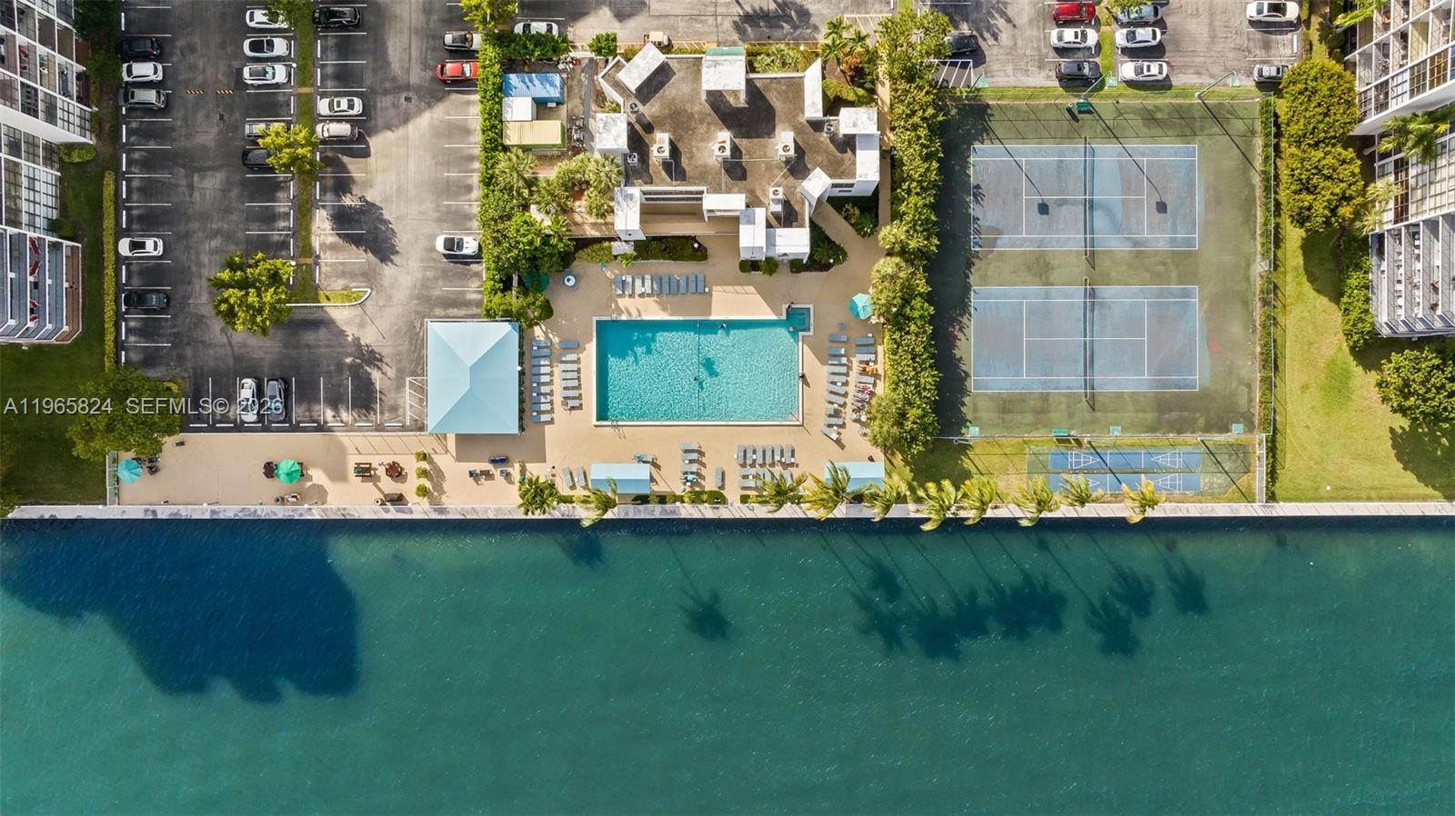 800 Parkview Dr #221 Hallandale Beach, FL 33009