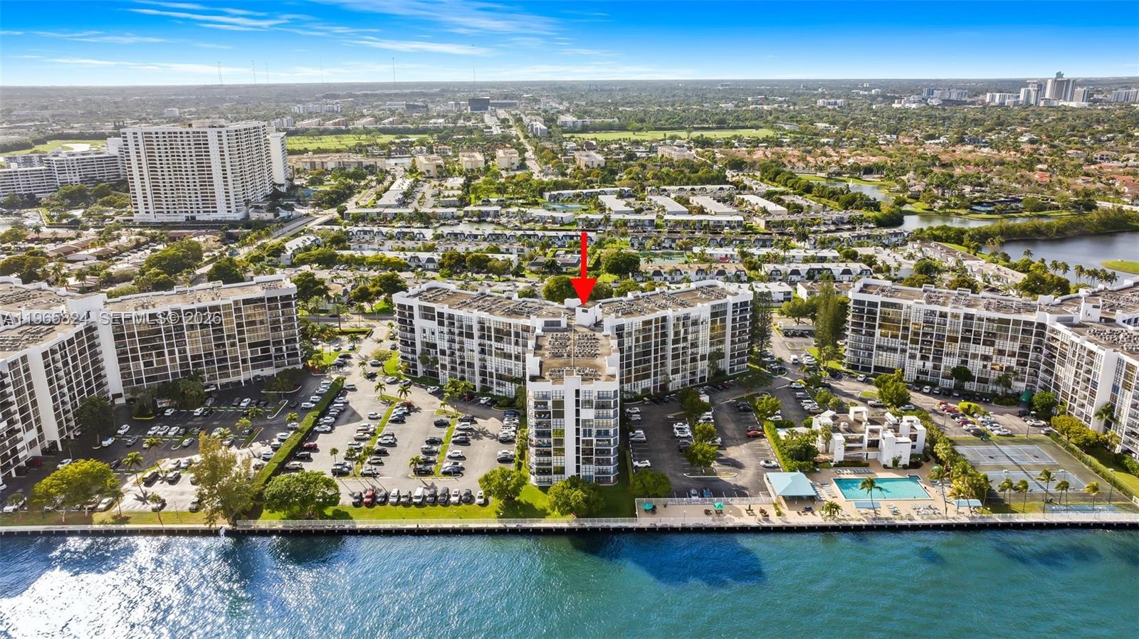 800 Parkview Dr #221 Hallandale Beach, FL 33009