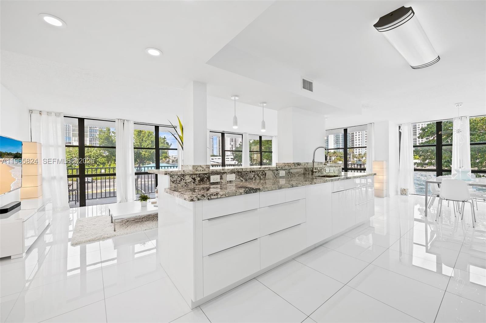 800 Parkview Dr #221 Hallandale Beach, FL 33009