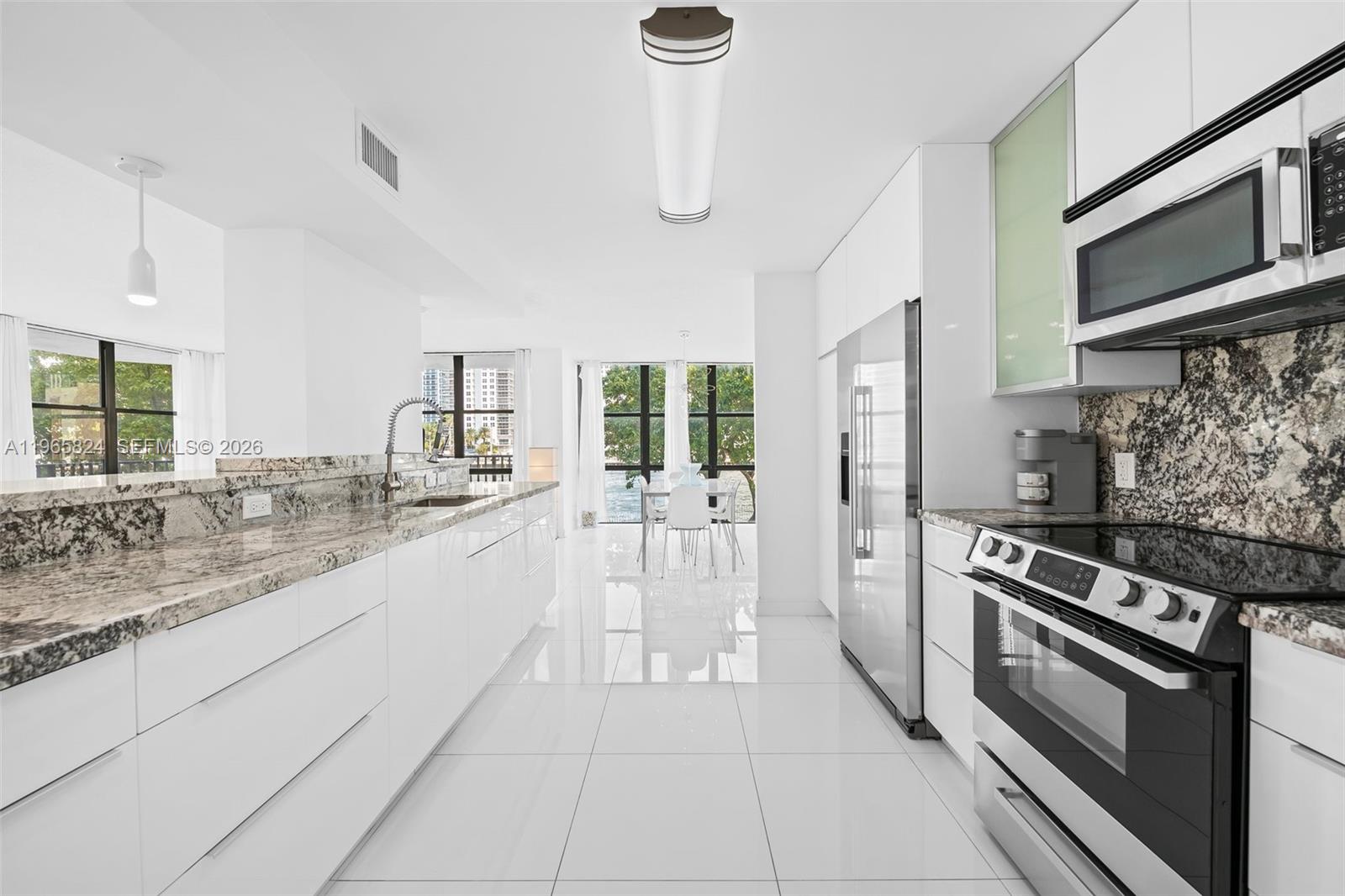 800 Parkview Dr #221 Hallandale Beach, FL 33009