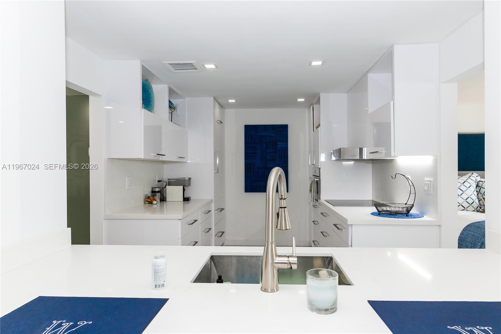 9100 W Bay Hbr Dr #9C Bay Harbor Islands, FL 33154