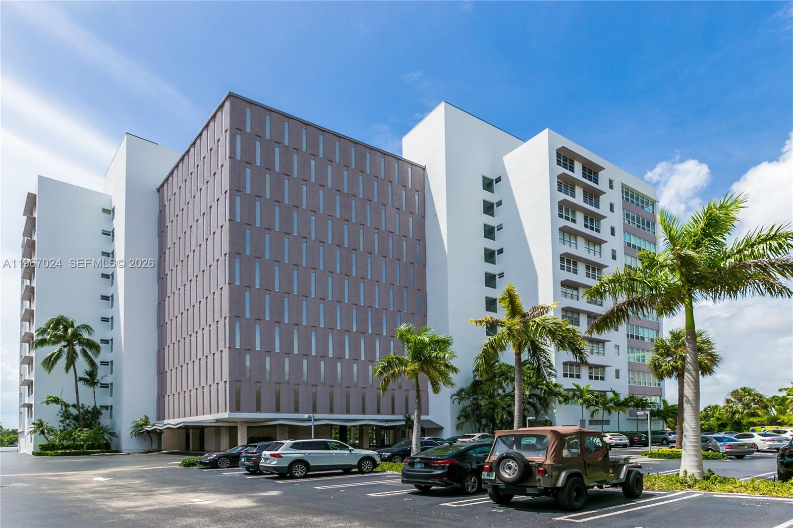 9100 W Bay Hbr Dr #9C Bay Harbor Islands, FL 33154