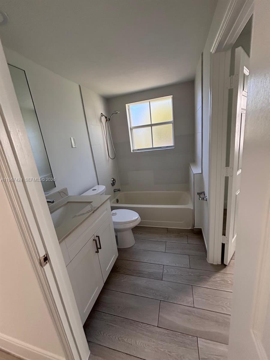 3255 NE 184th St #12312