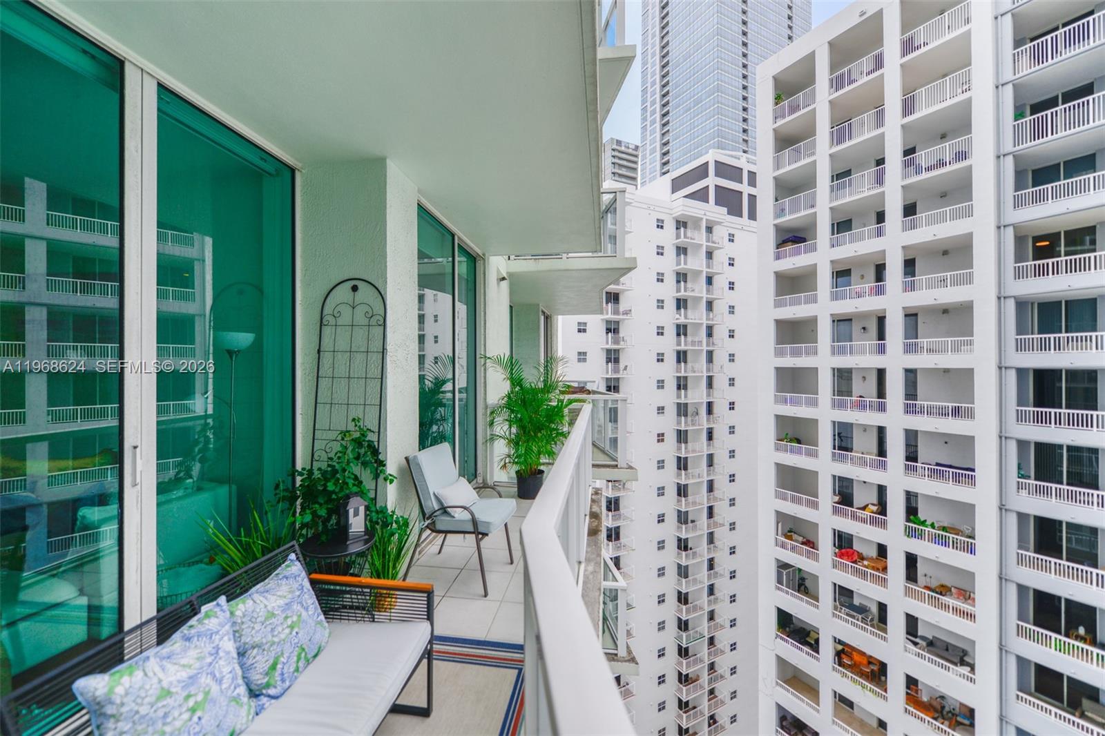 image Emerald at Brickell13