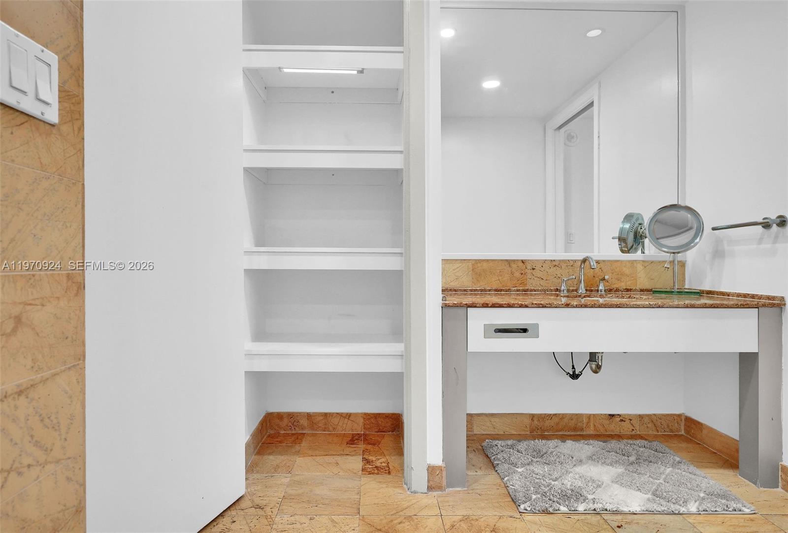 image Brickell Arch26