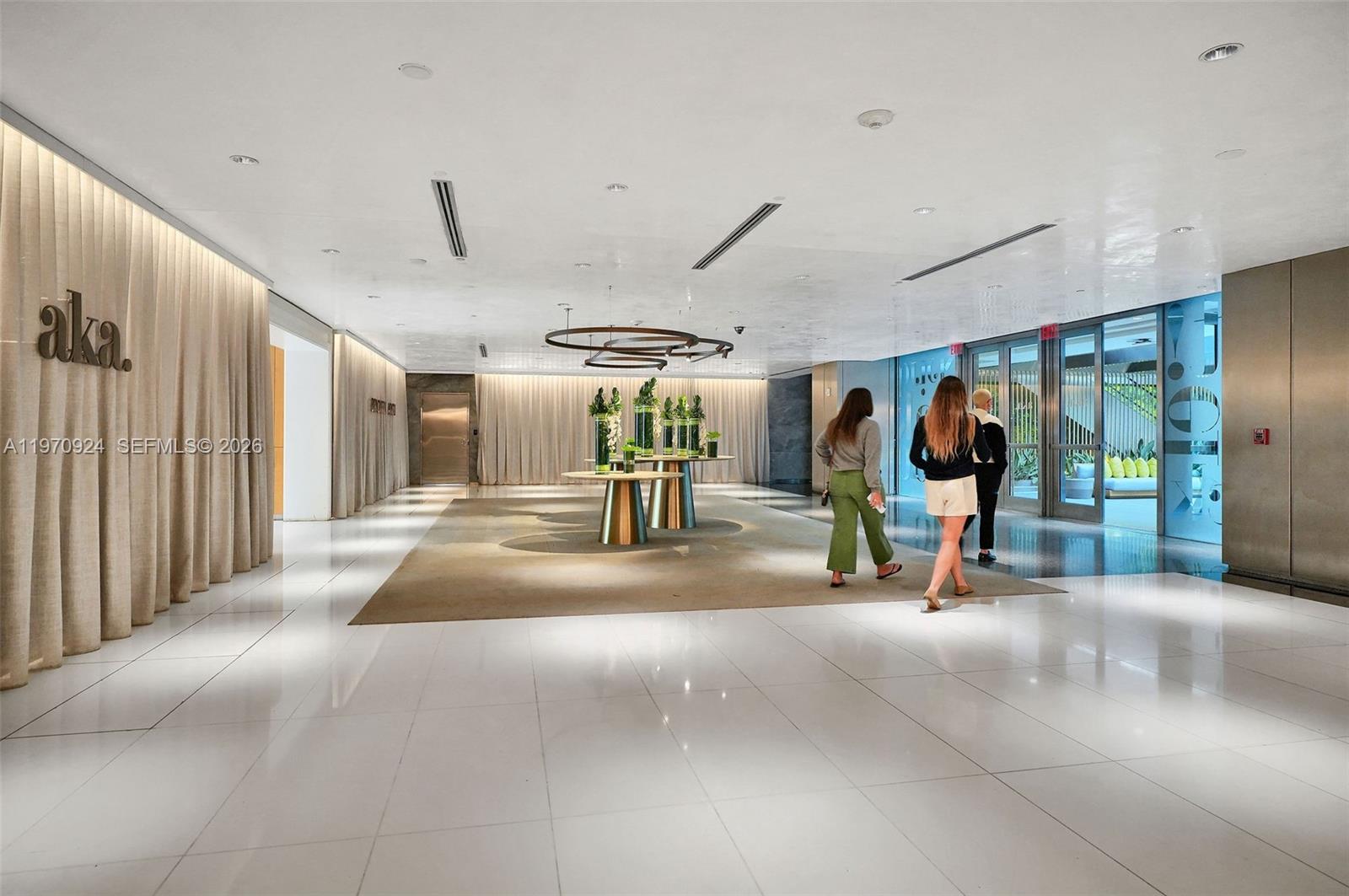 image Brickell Arch31