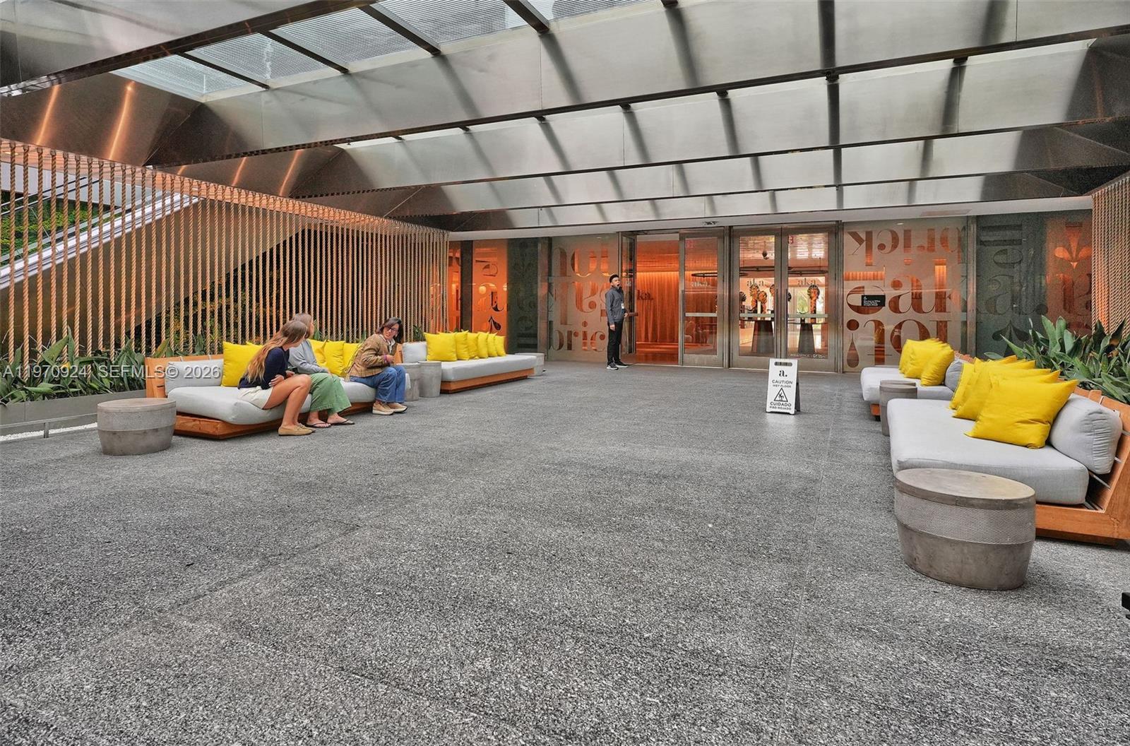 image Brickell Arch32