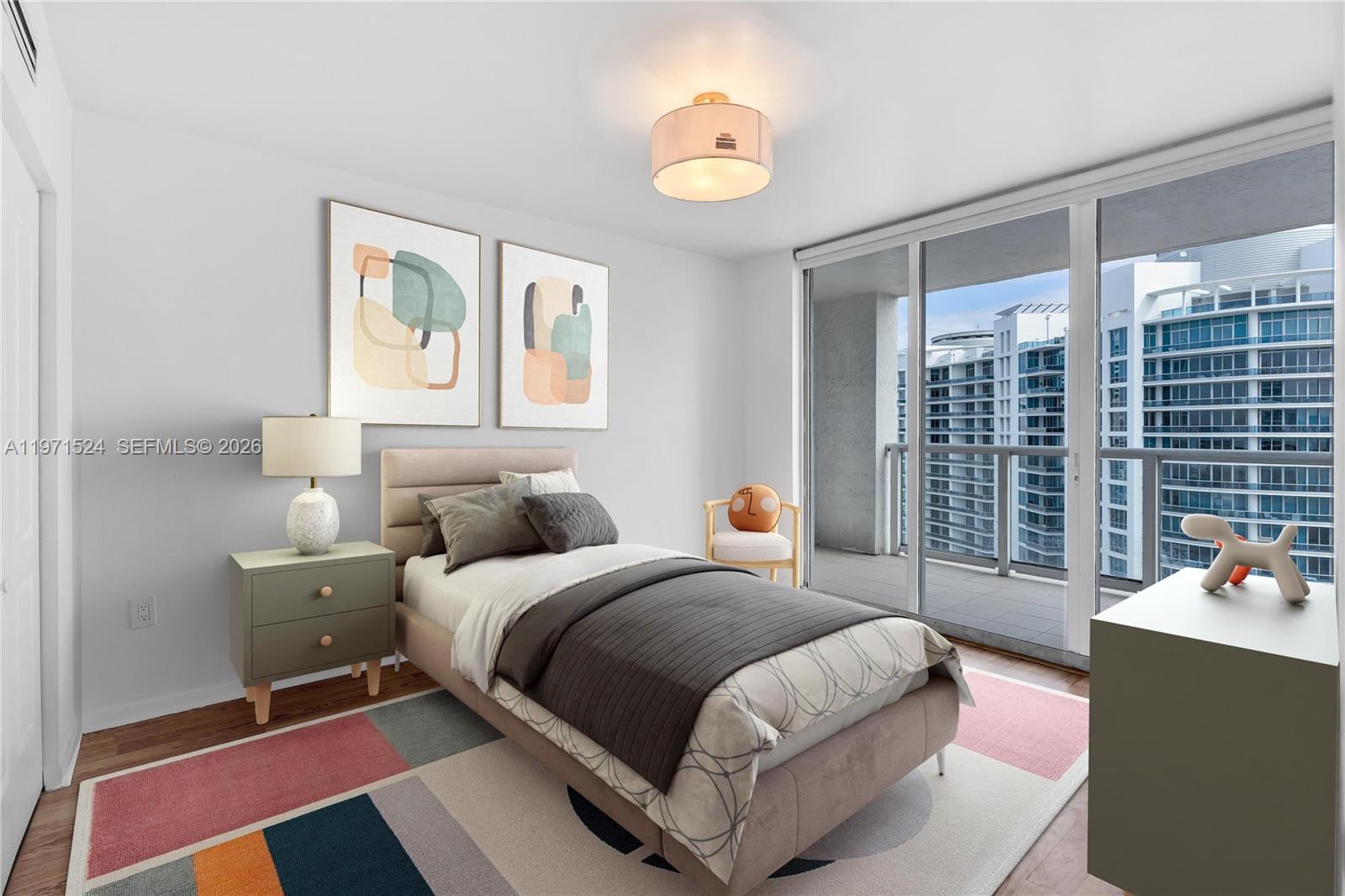 5900 Collins Ave #1906 Miami Beach, FL 33140