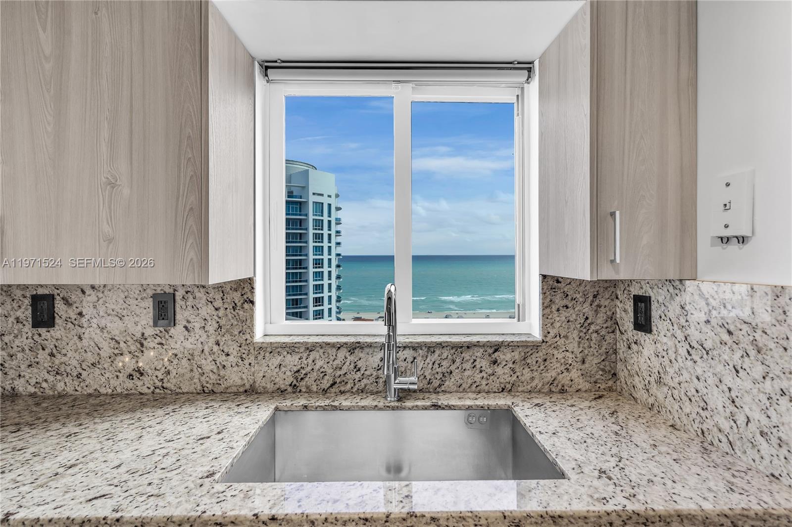 5900 Collins Ave #1906 Miami Beach, FL 33140