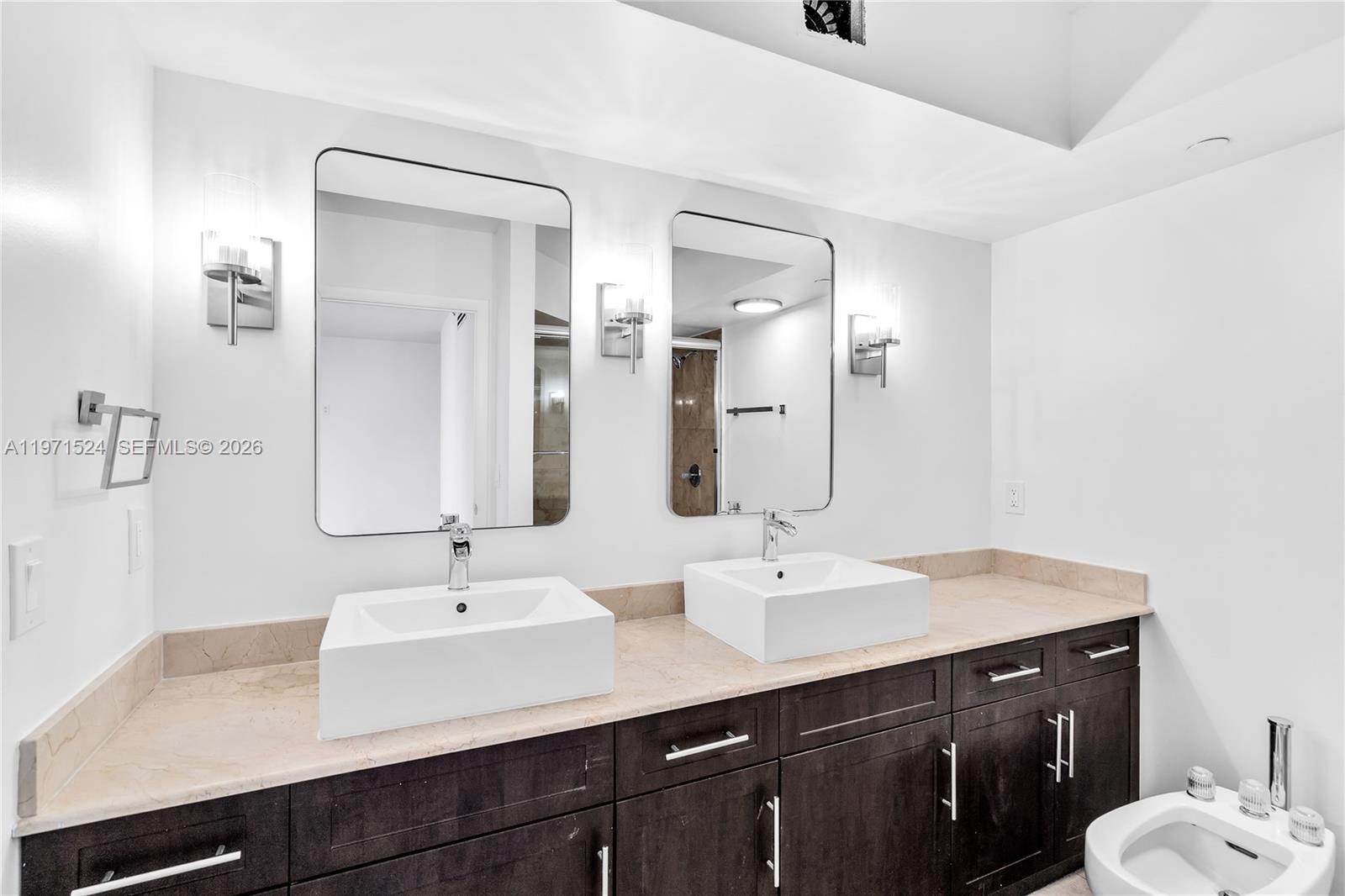 5900 Collins Ave #1906 Miami Beach, FL 33140