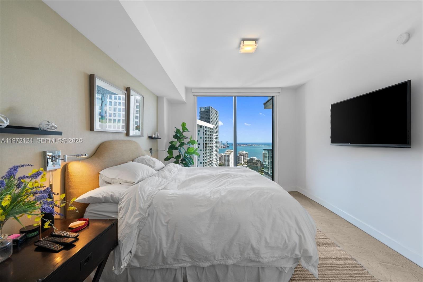 68 SE 6th St #3209 Miami, FL 33131