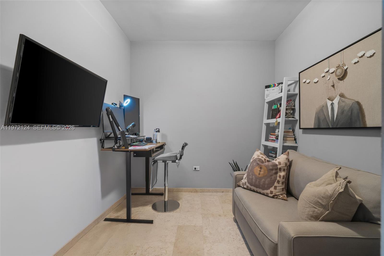 68 SE 6th St #3209 Miami, FL 33131