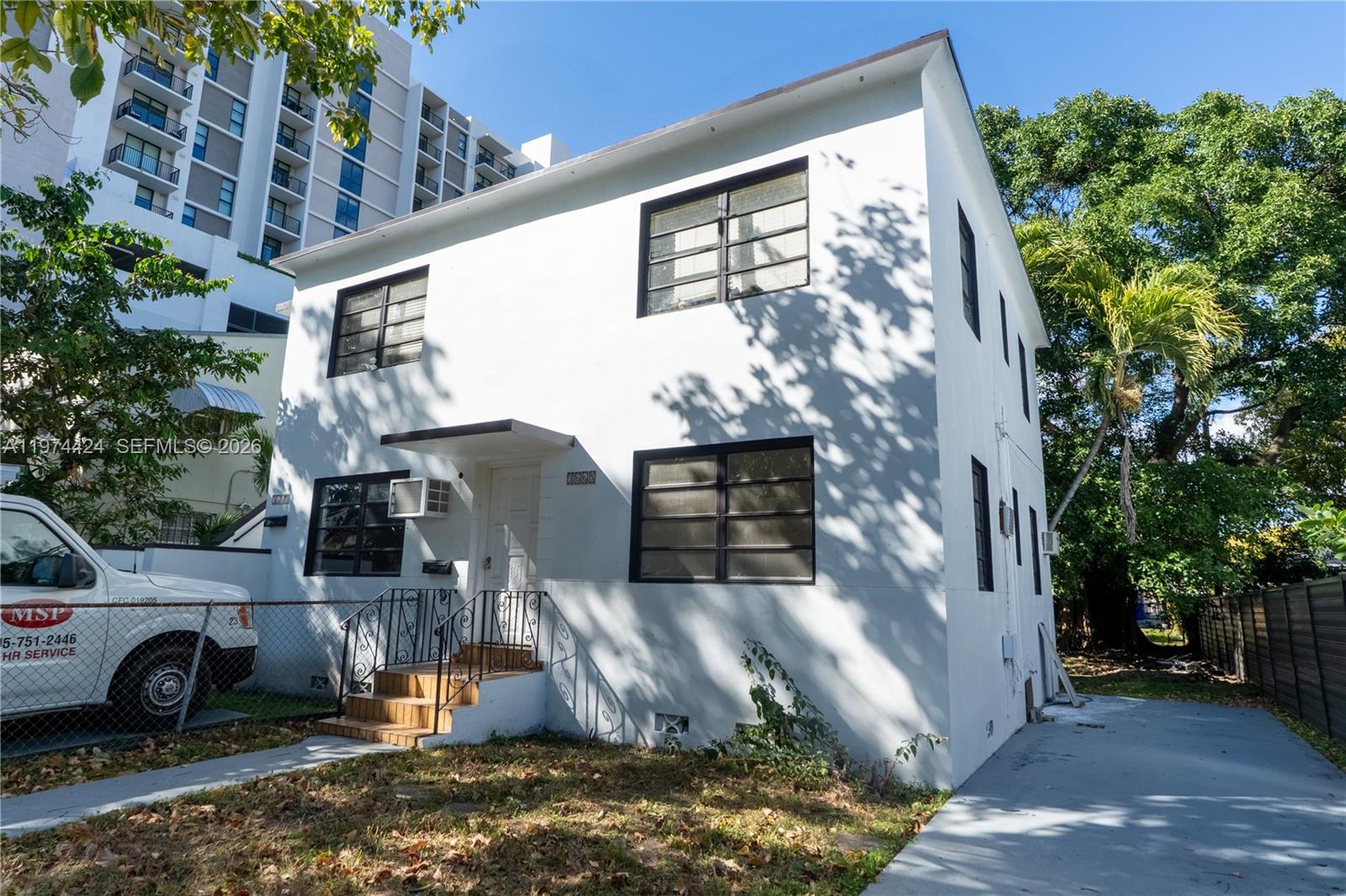 3665 SW 16th St #3665