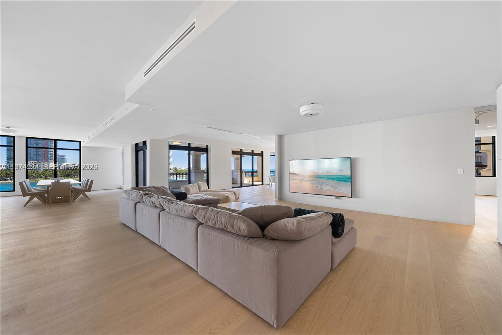 7043 Fisher Is Dr #7043 Miami Beach, FL 33109