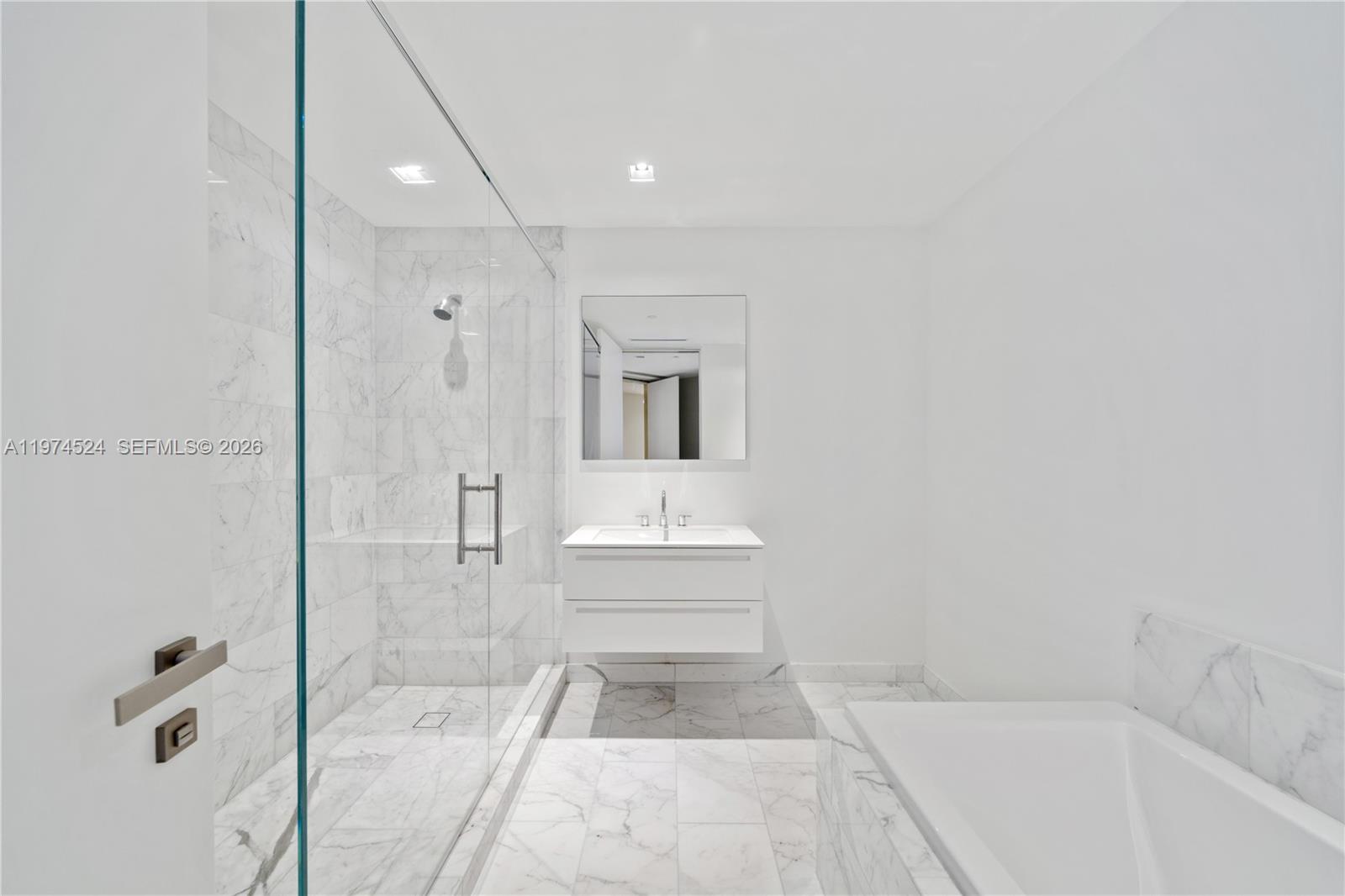 7043 Fisher Is Dr #7043 Miami Beach, FL 33109