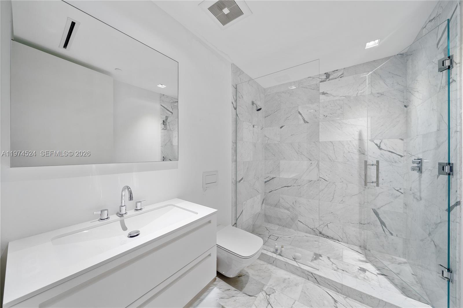 7043 Fisher Is Dr #7043 Miami Beach, FL 33109