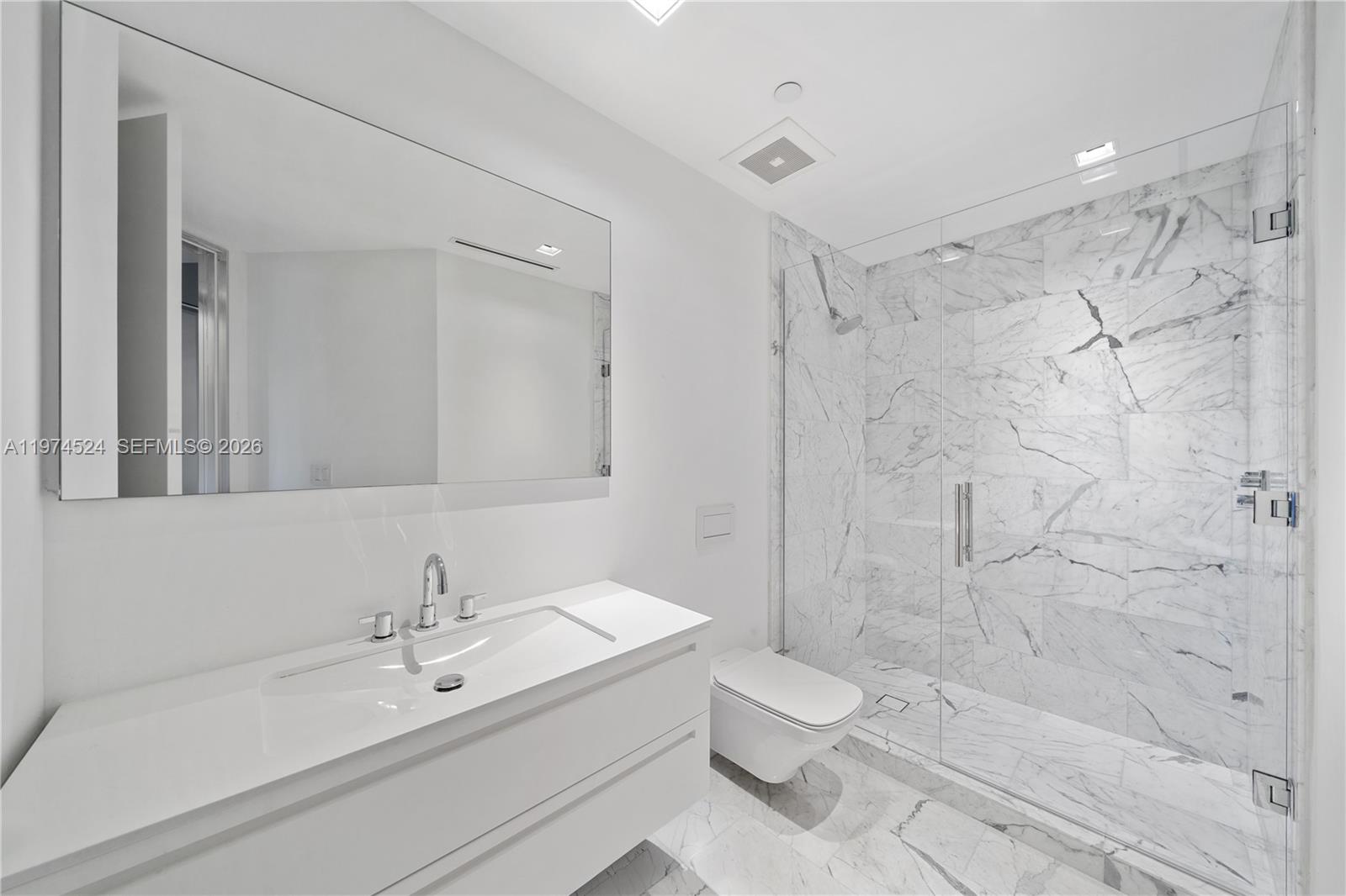 7043 Fisher Is Dr #7043 Miami Beach, FL 33109