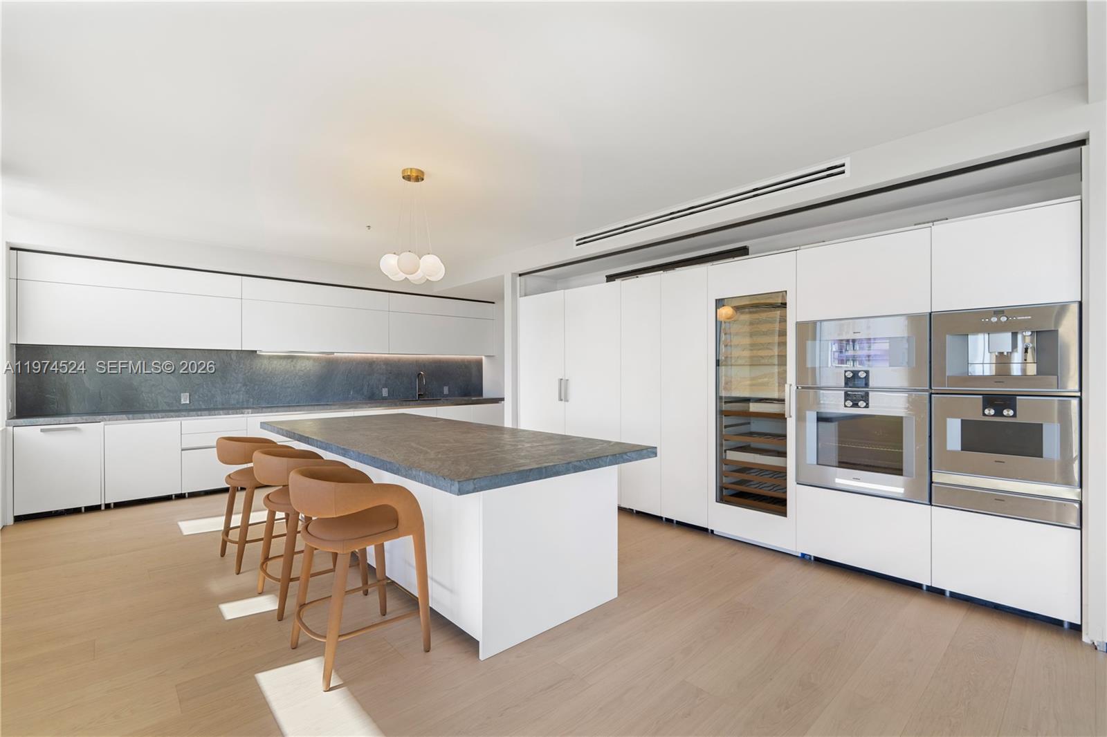 7043 Fisher Is Dr #7043 Miami Beach, FL 33109