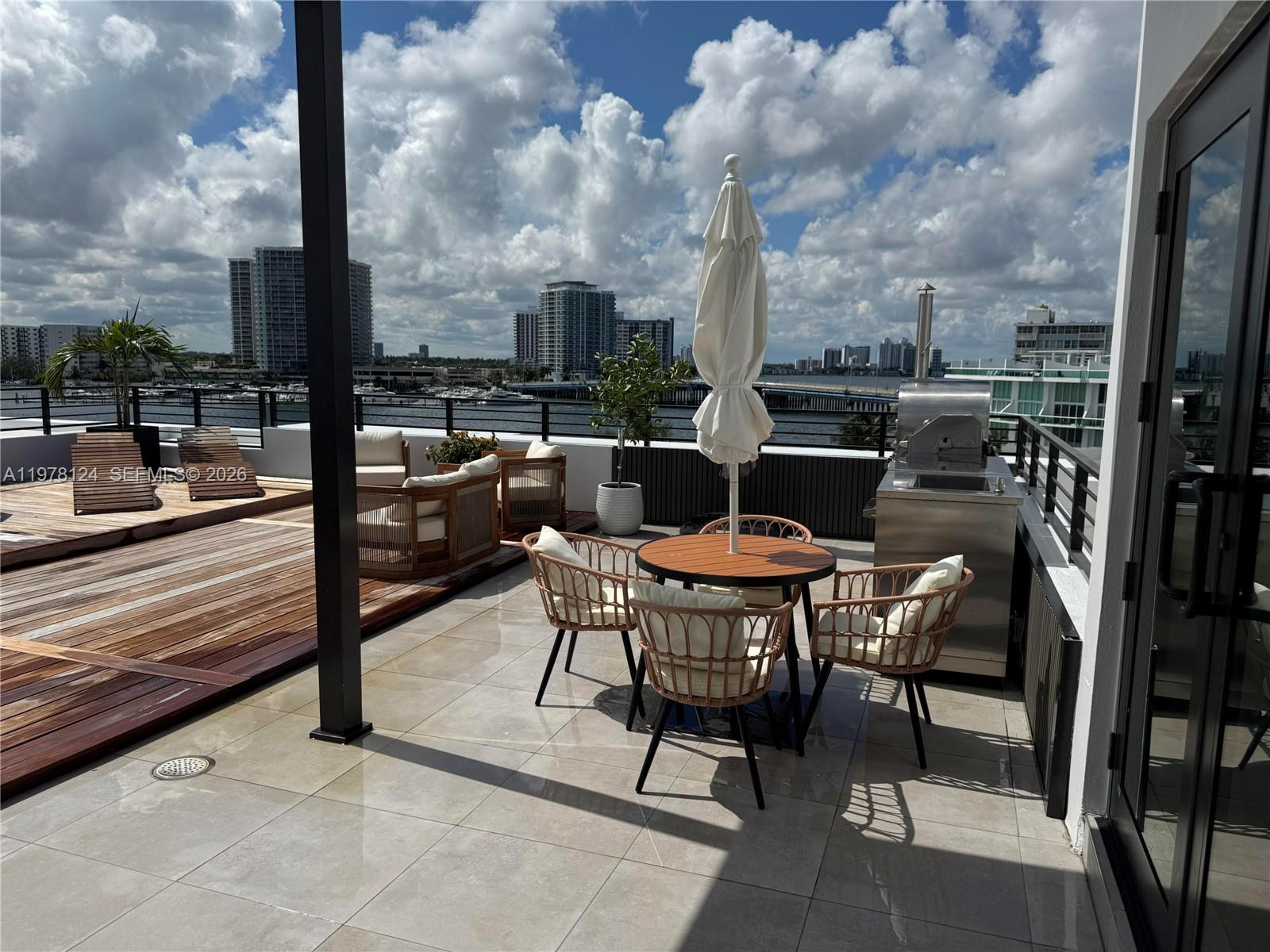 1930 Bay Dr #4 Miami Beach, FL 33141