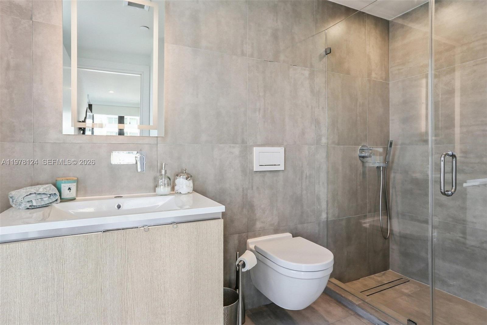 1930 Bay Dr #4 Miami Beach, FL 33141