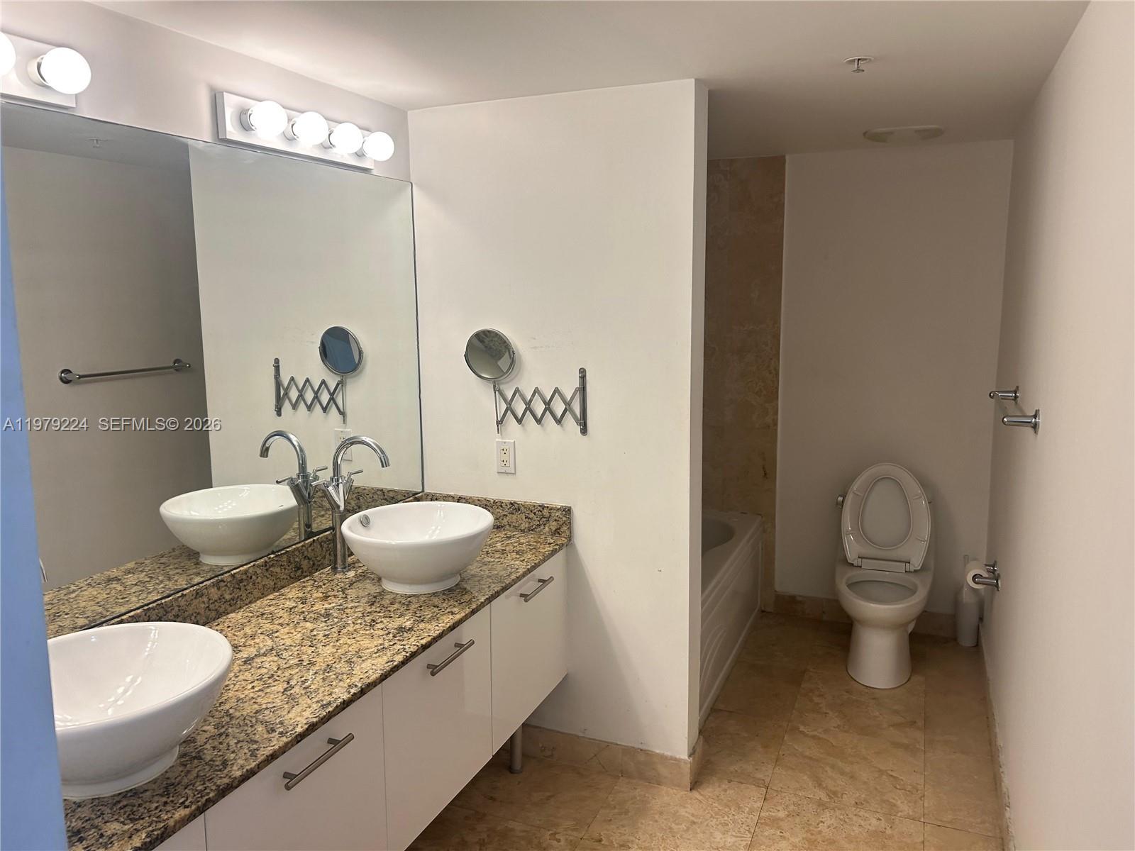 41 SE 5th St #907 Miami, FL 33131