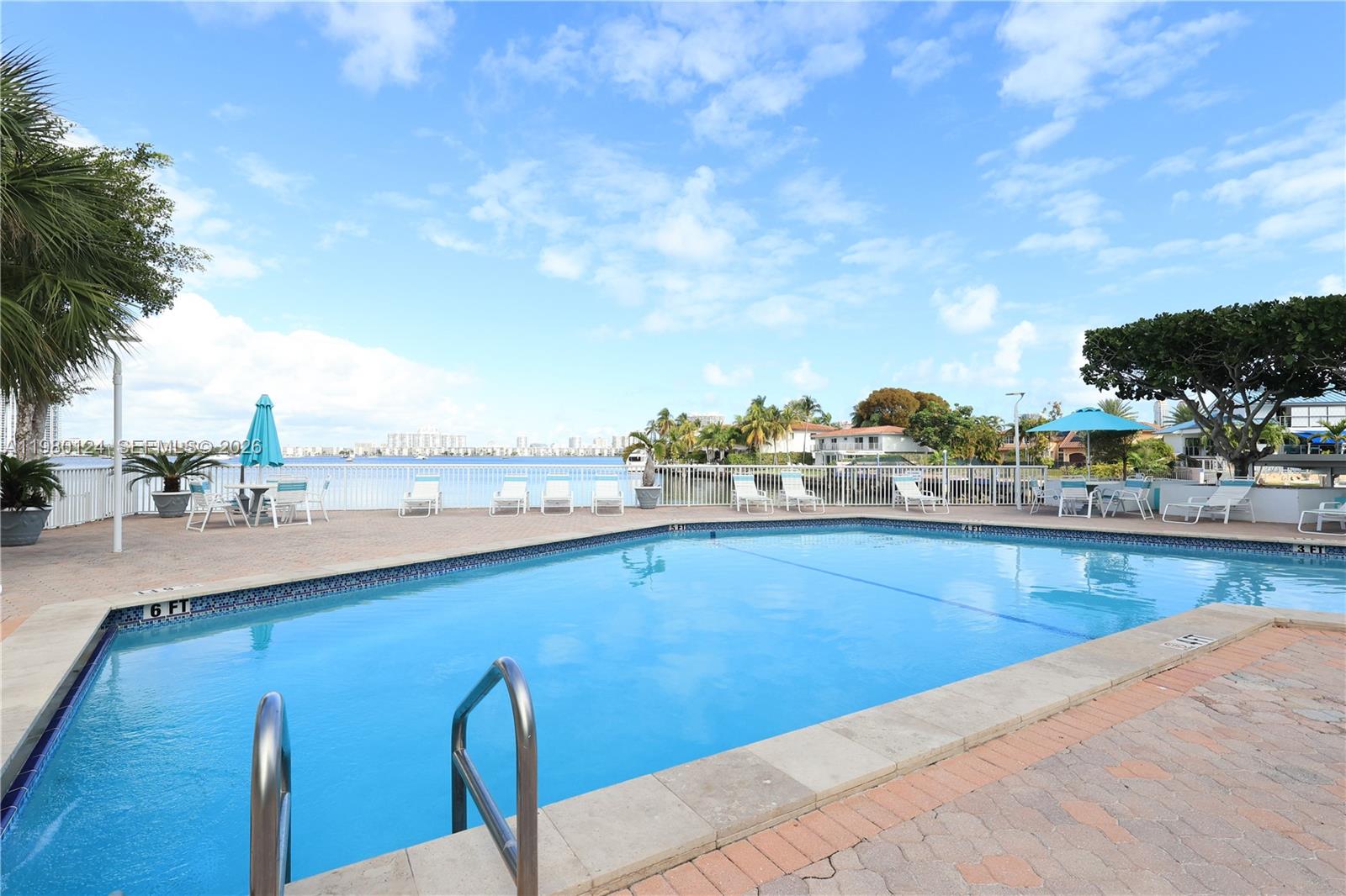 2841 NE 163rd St #902 North Miami Beach, FL 33160