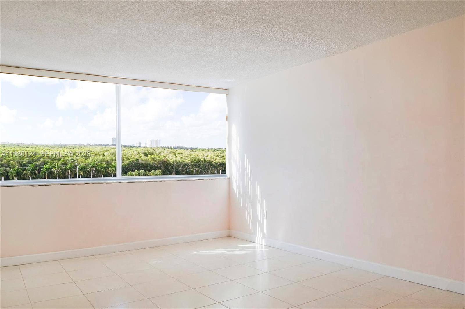 2841 NE 163rd St #902 North Miami Beach, FL 33160