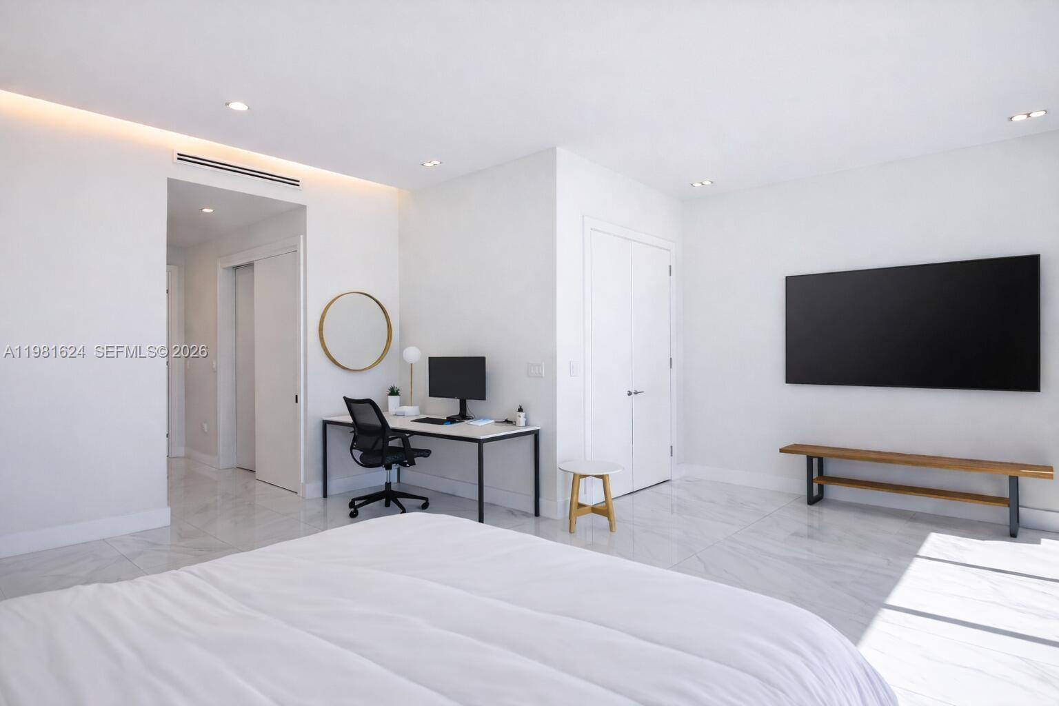 2890 N Ocean Dr Hollywood, FL 33019