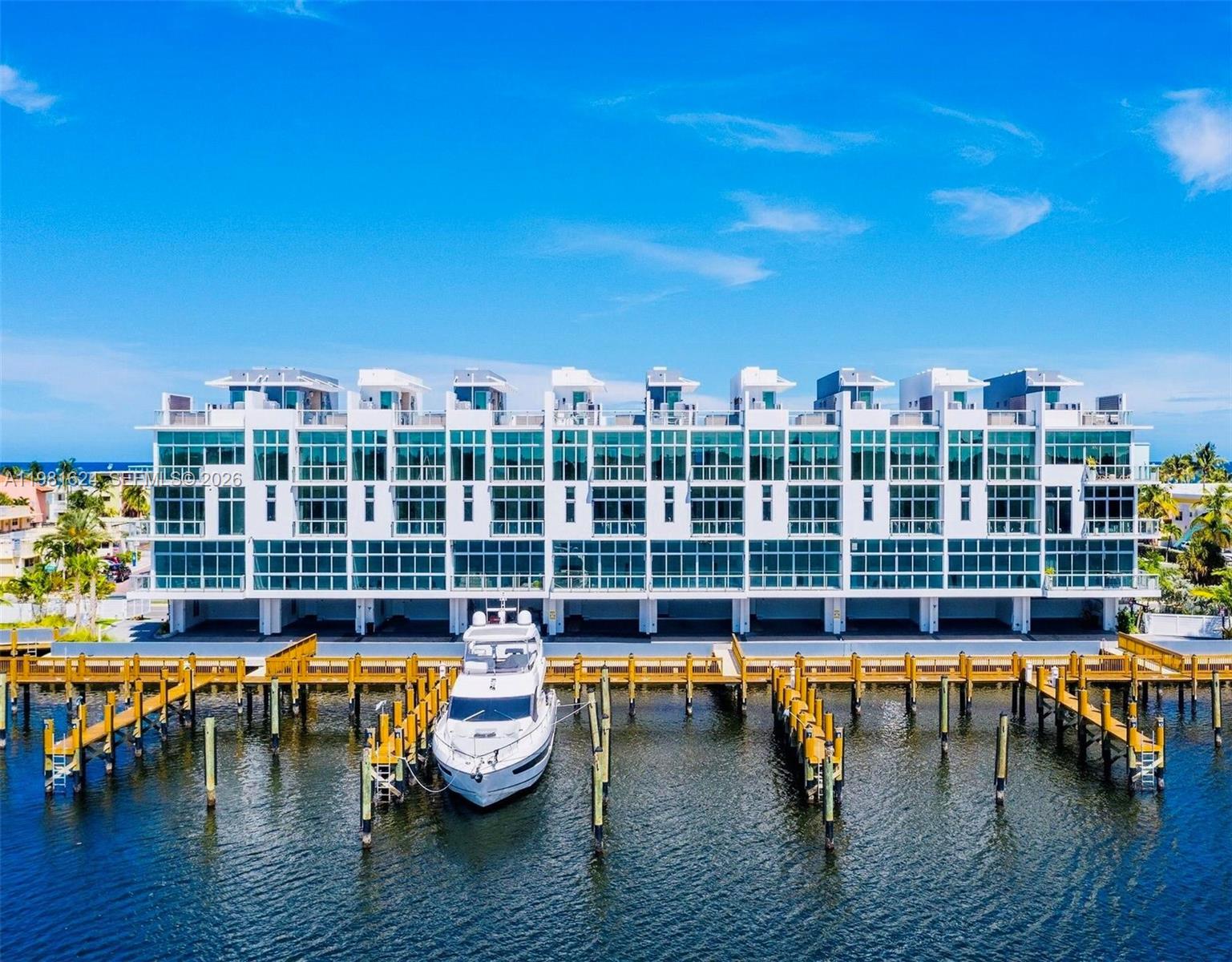 2890 N Ocean Dr Hollywood, FL 33019