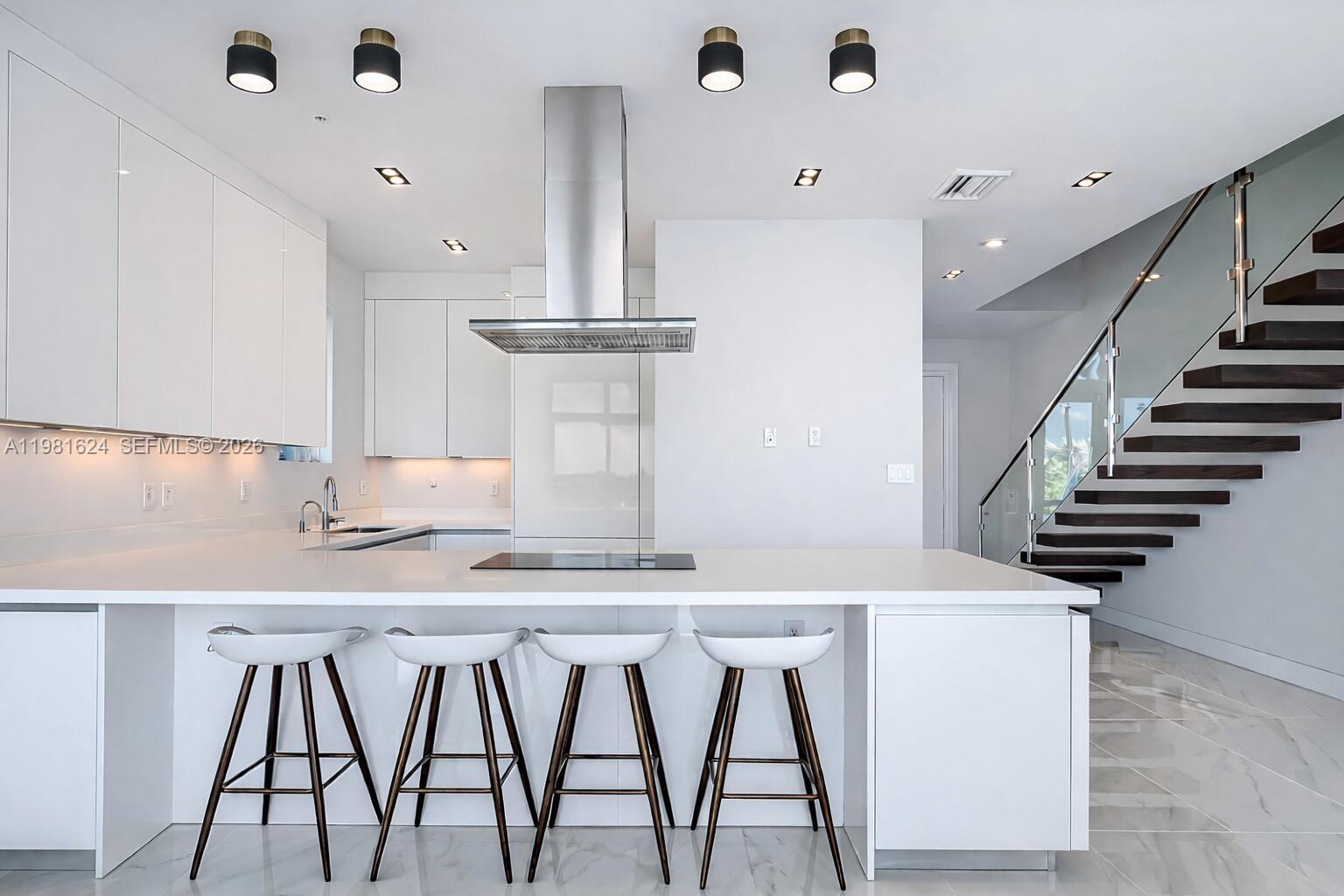 2890 N Ocean Dr Hollywood, FL 33019