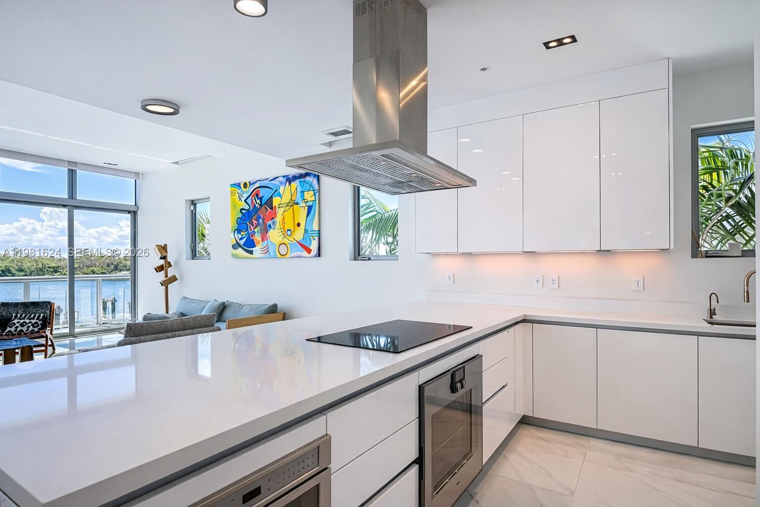 2890 N Ocean Dr Hollywood, FL 33019