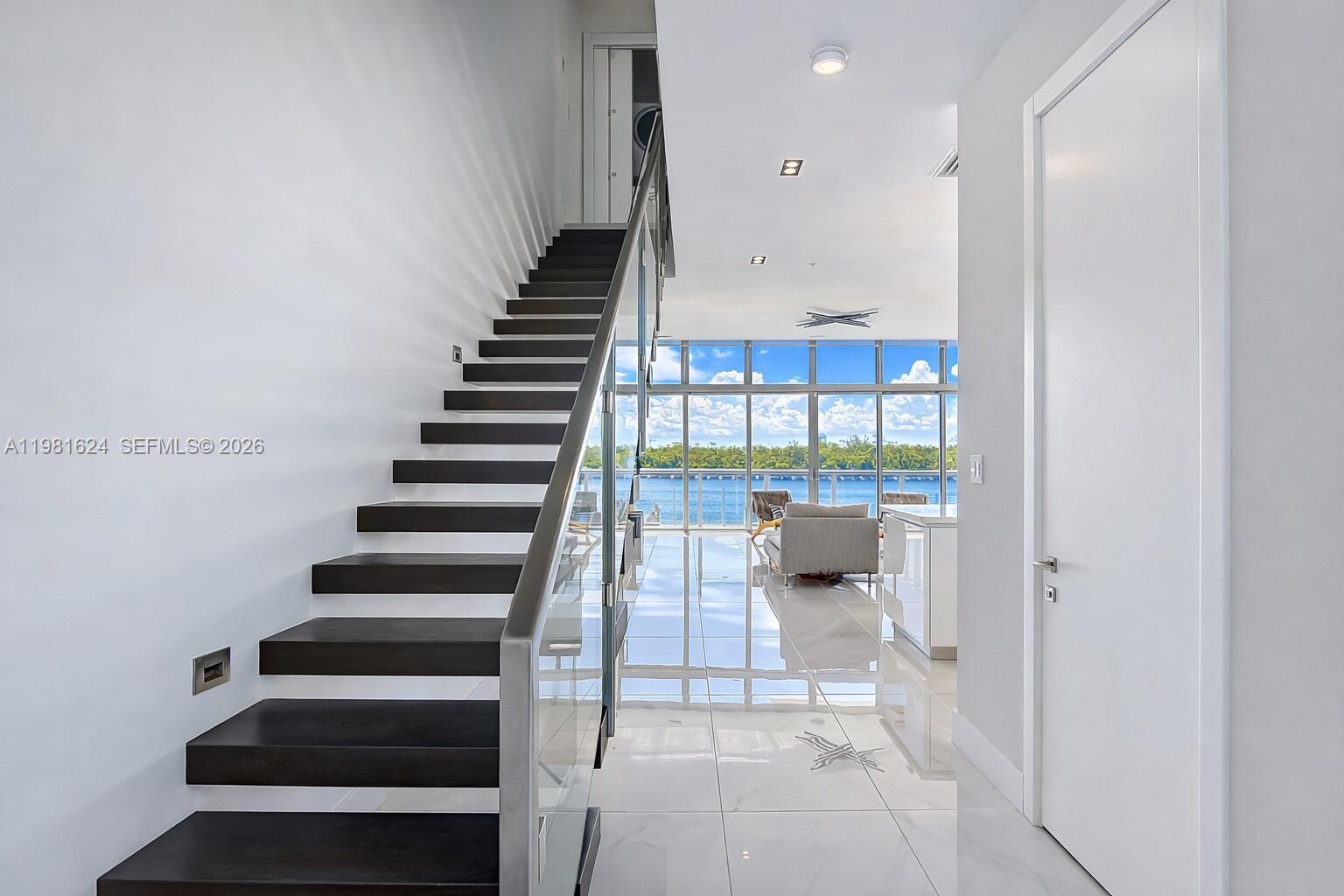 2890 N Ocean Dr Hollywood, FL 33019