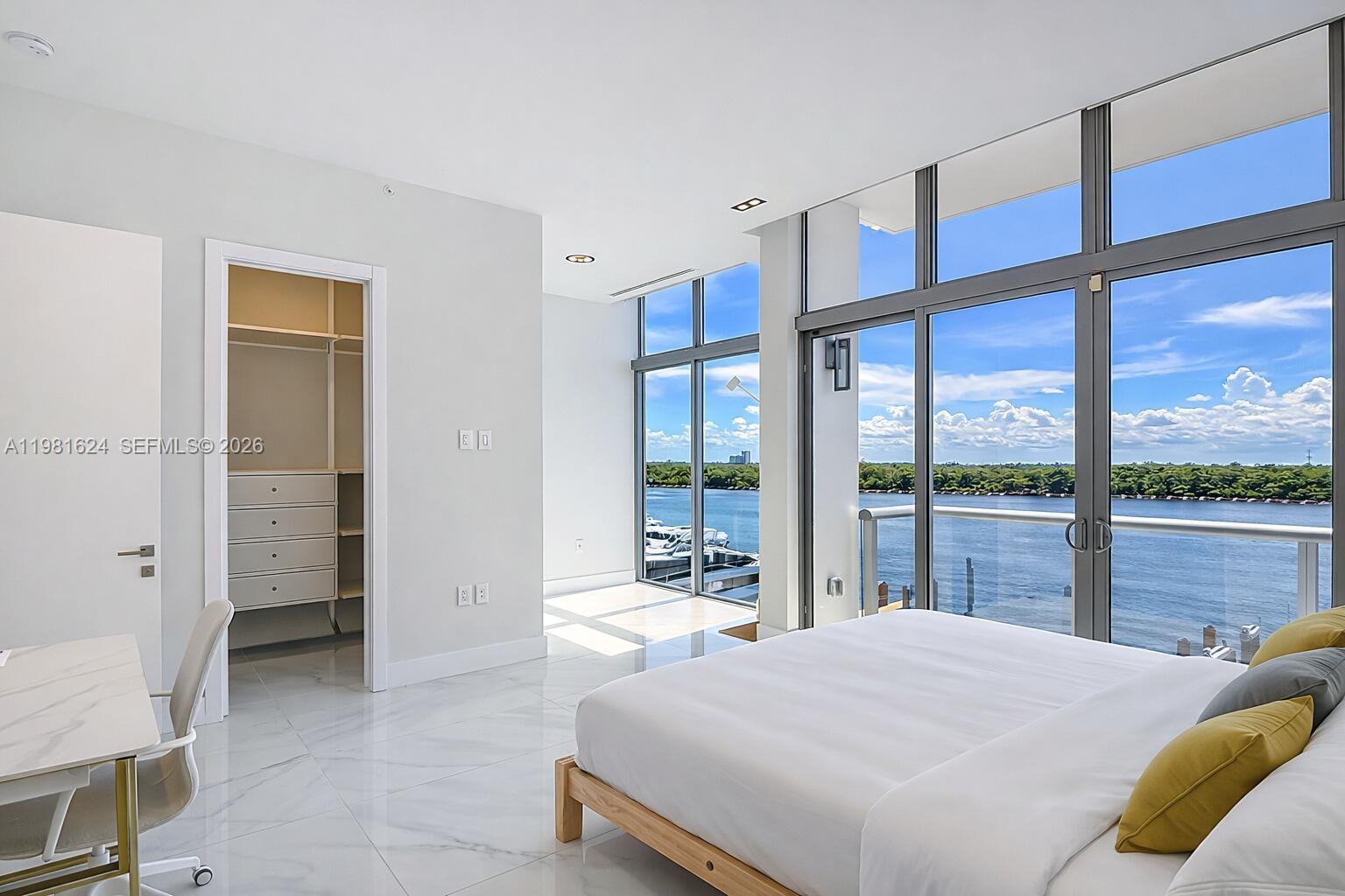 2890 N Ocean Dr Hollywood, FL 33019