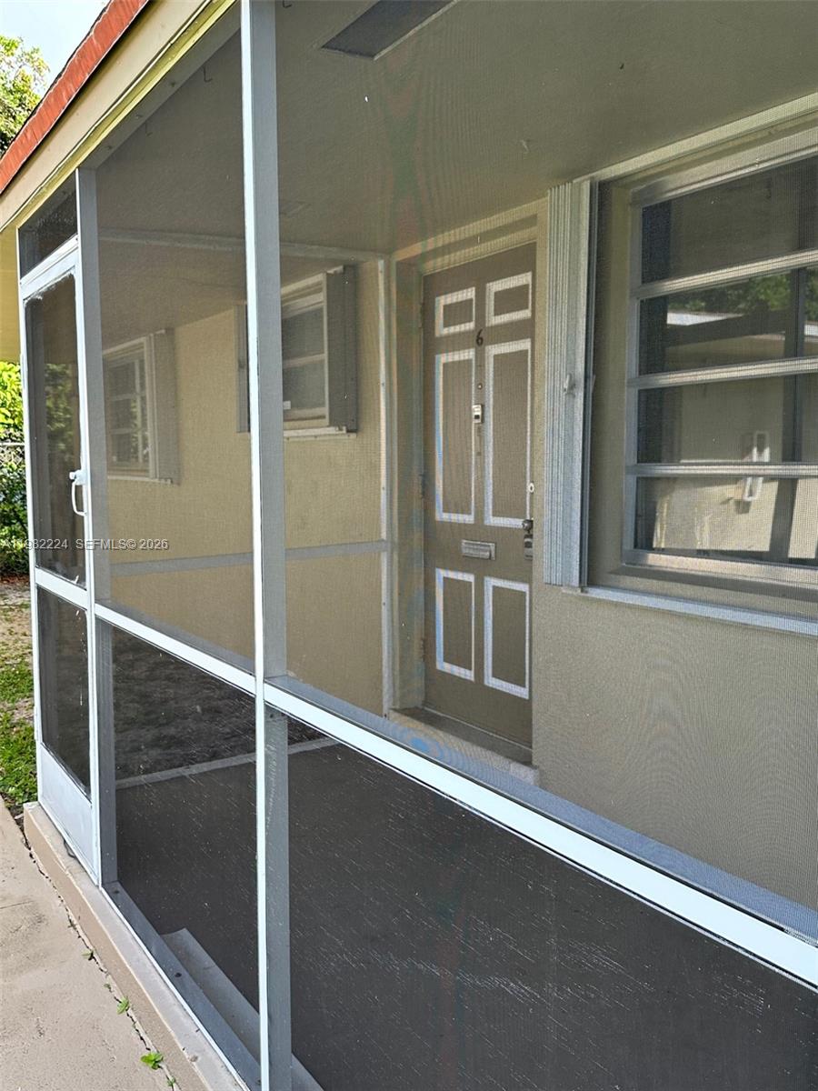 2319 Jackson St #6 Hollywood, FL 33020